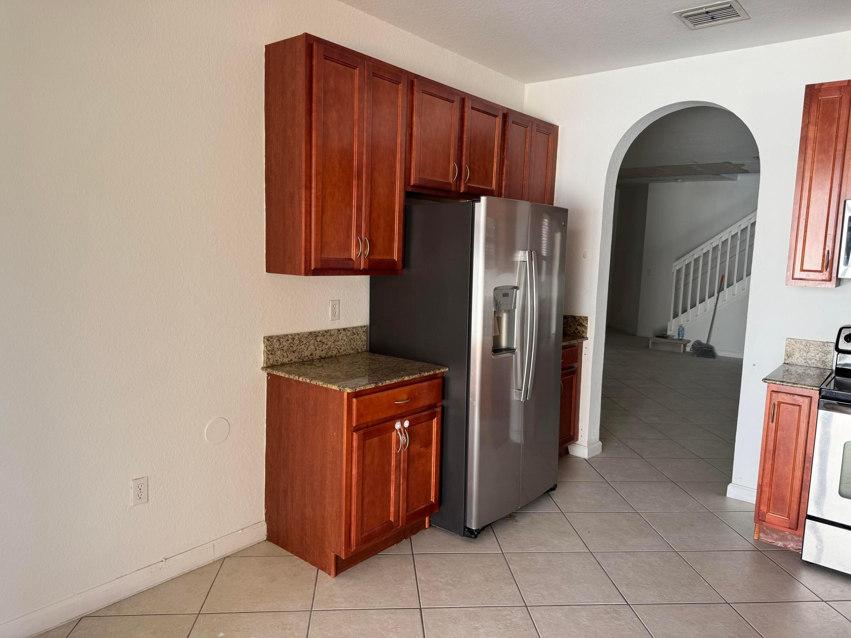 3977 Ne 11th Drive Property Photo 4