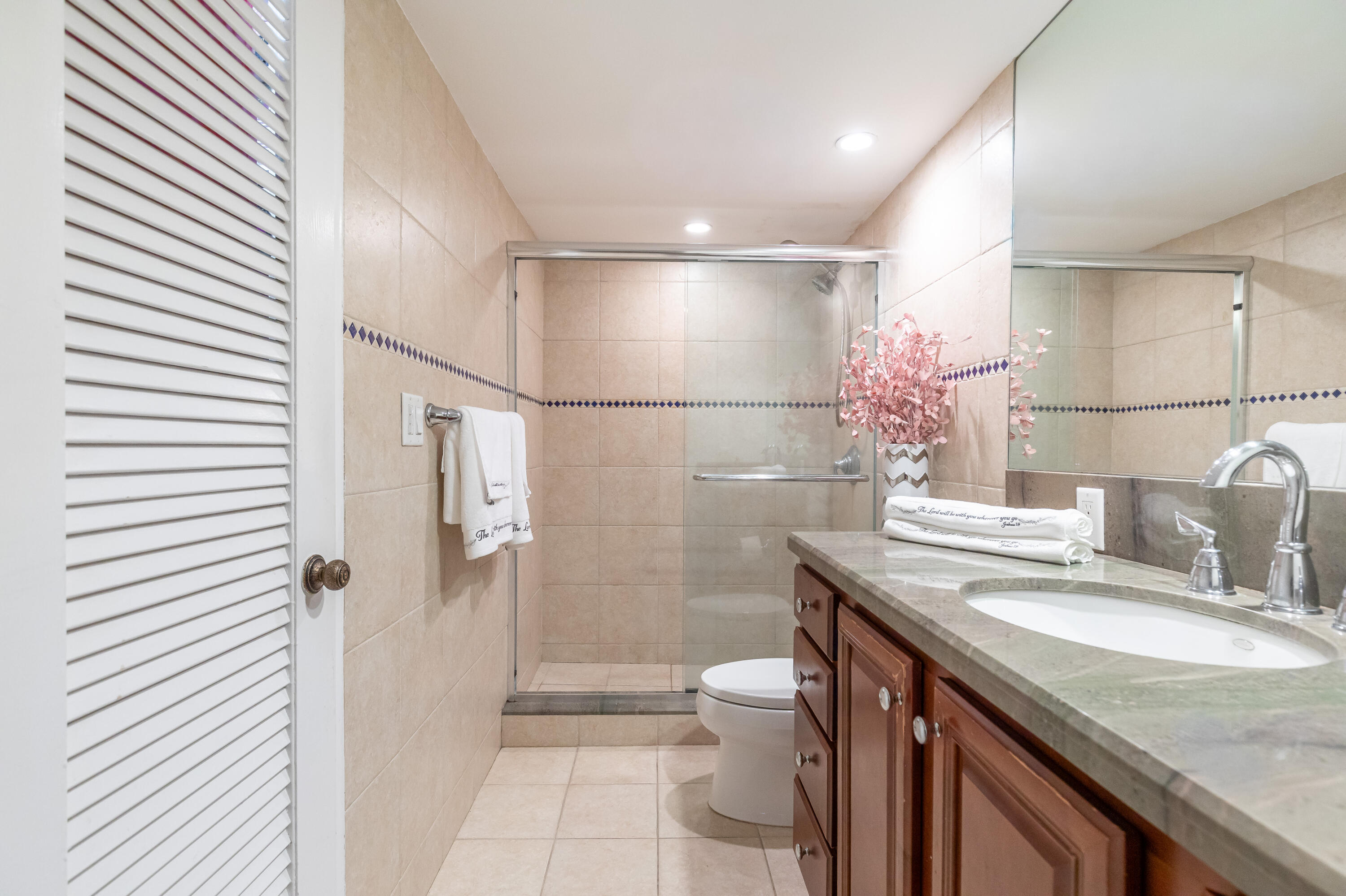 405 N Ocean Boulevard 815 Property Photo 18