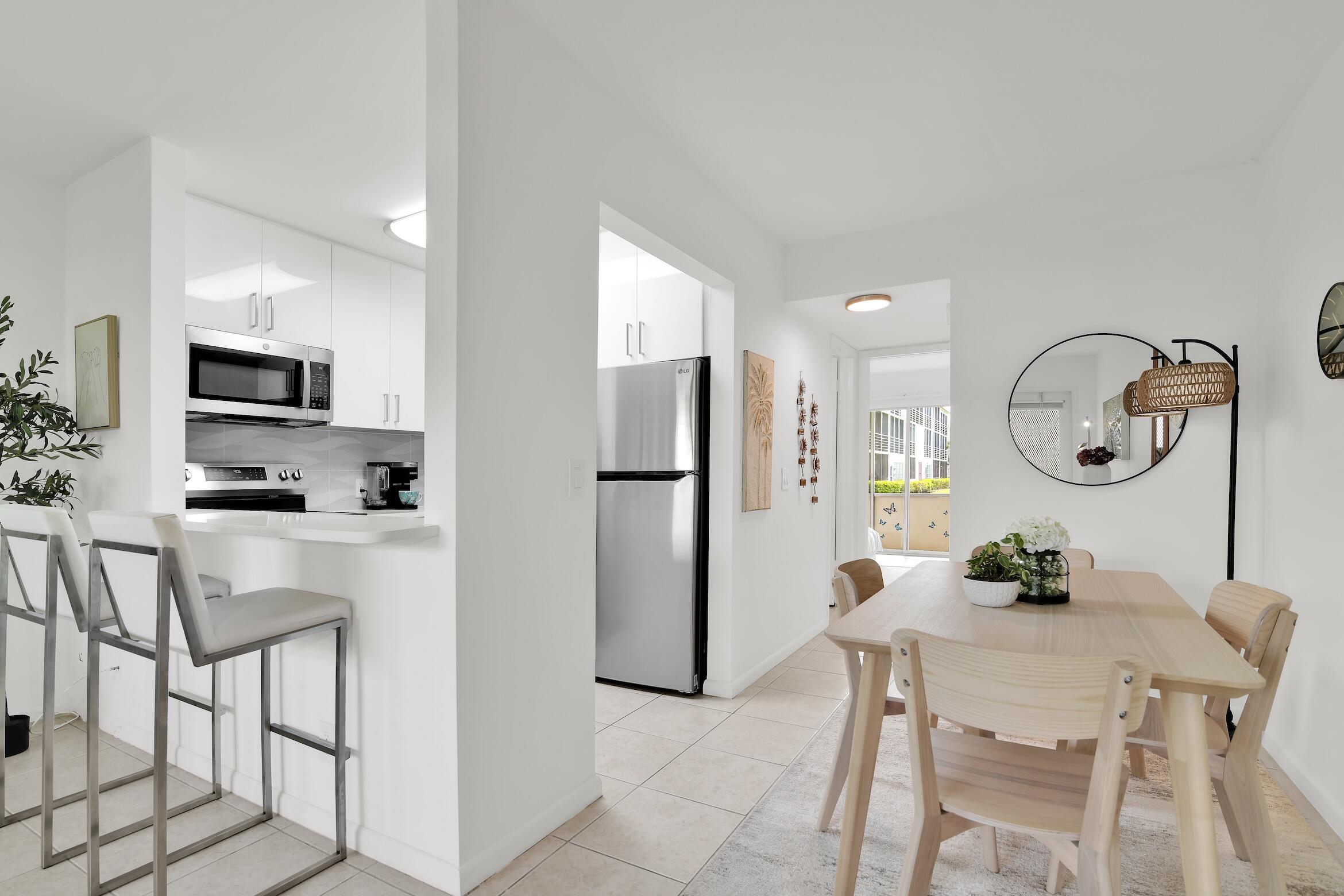 175 Fanshaw E Property Photo 10