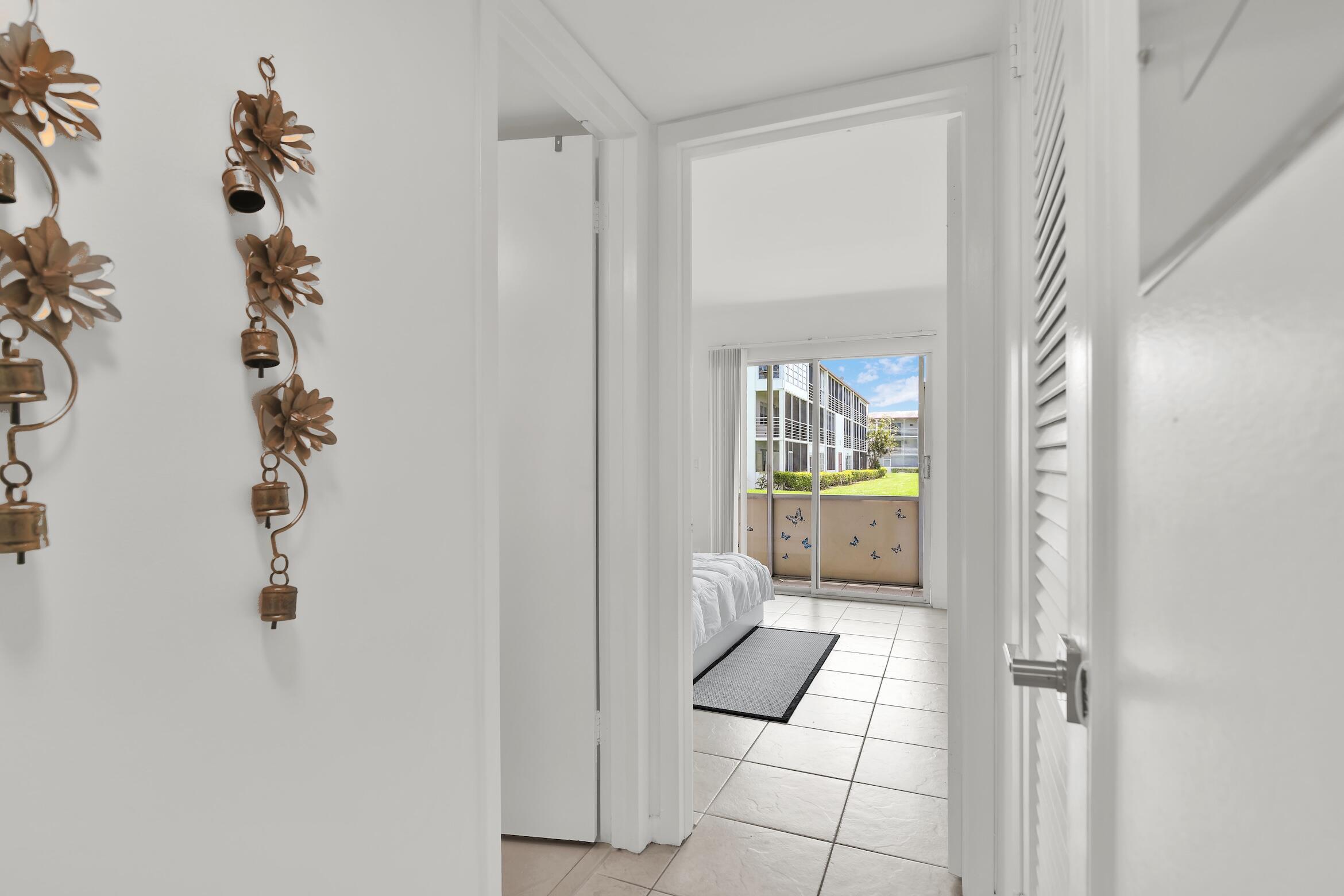 175 Fanshaw E Property Photo 15