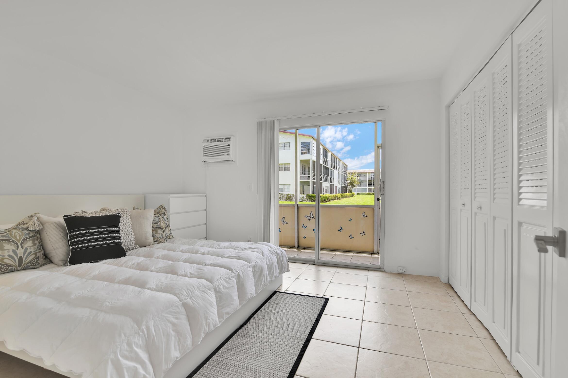 175 Fanshaw E Property Photo 16