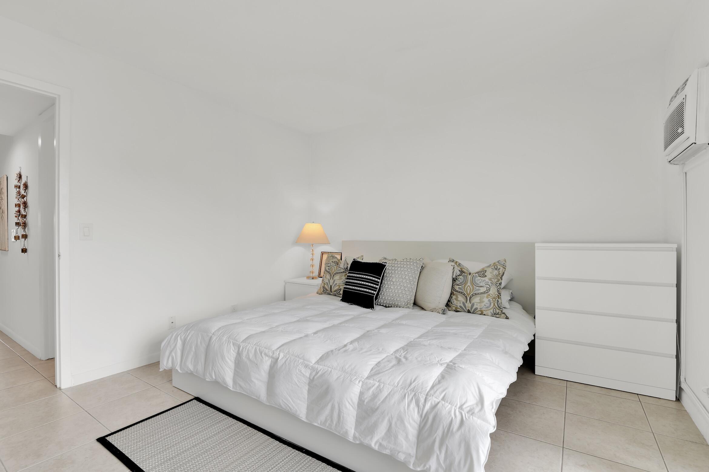 175 Fanshaw E Property Photo 17