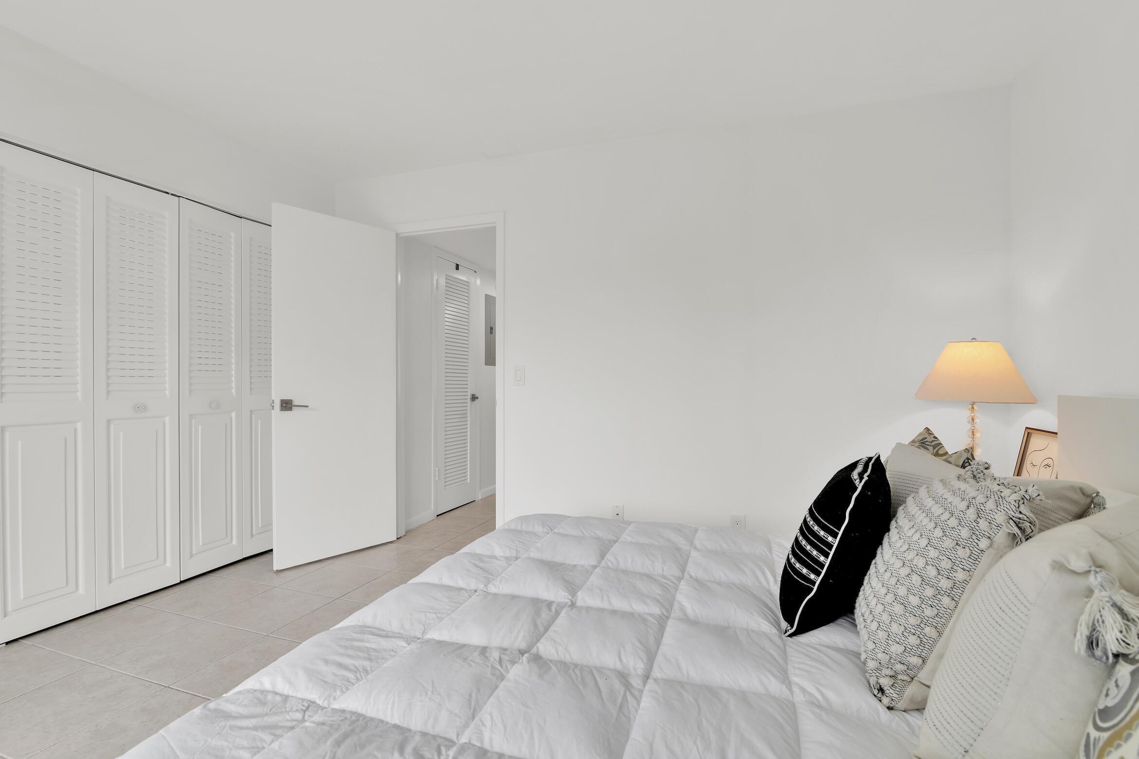 175 Fanshaw E Property Photo 18