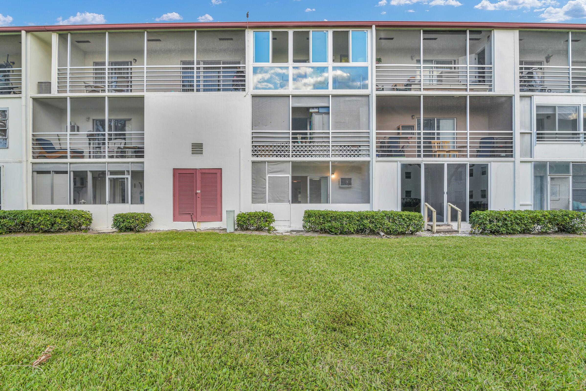 175 Fanshaw E Property Photo 26