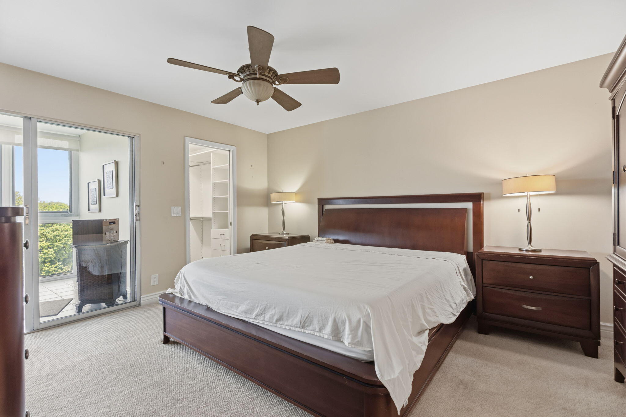 4037 Ainslie C Property Photo 9