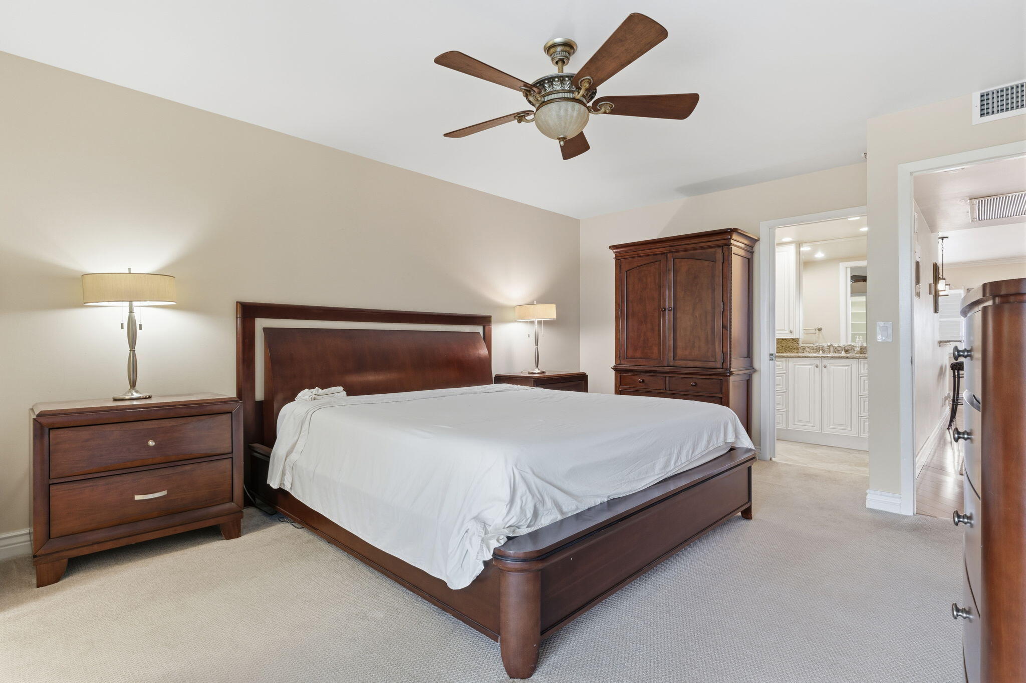 4037 Ainslie C Property Photo 11