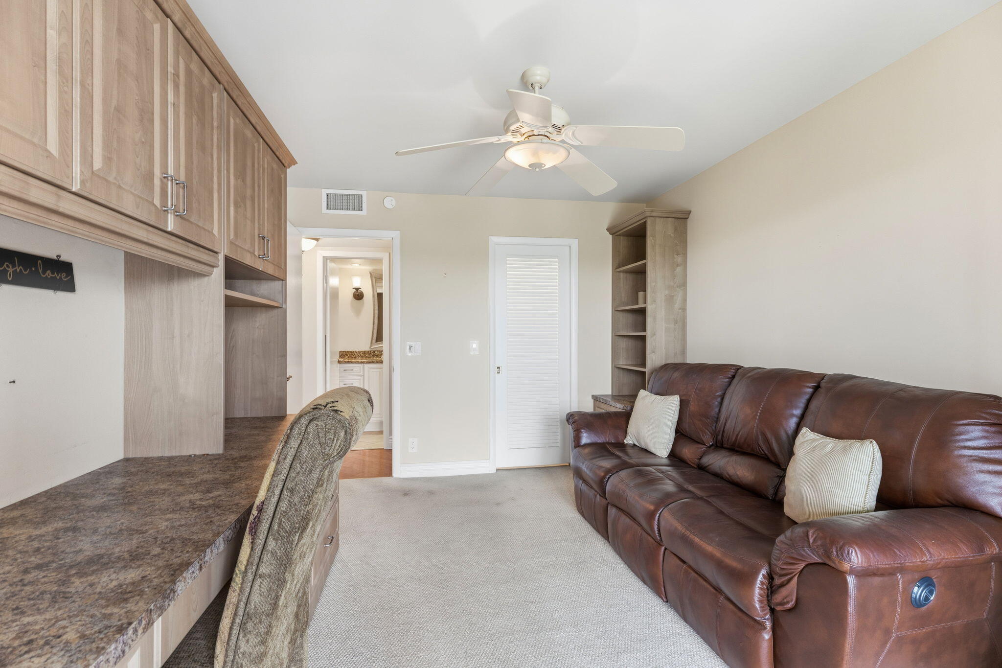4037 Ainslie C Property Photo 15