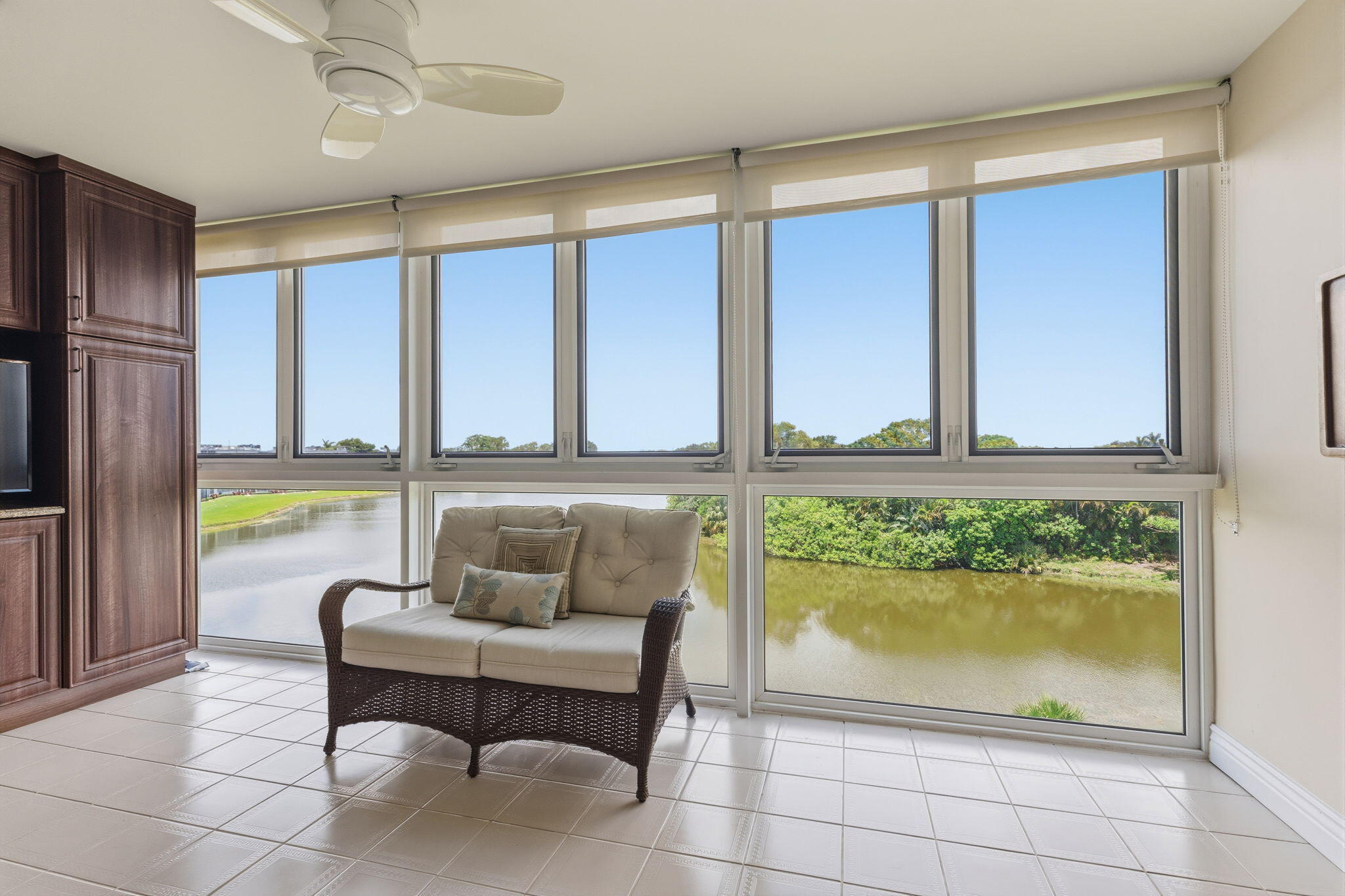4037 Ainslie C Property Photo 19