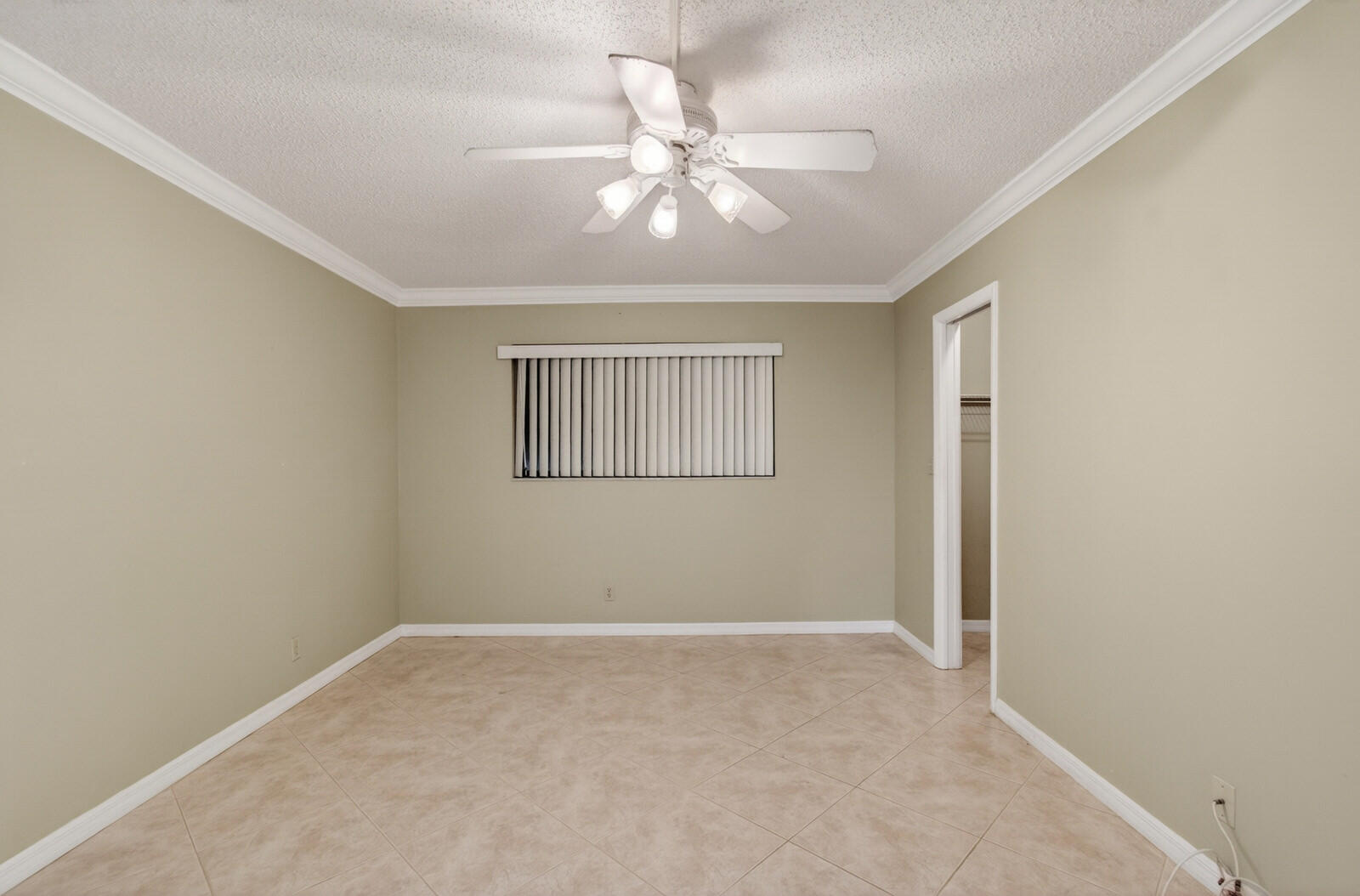 3951 Ne 19th Road 1701 Property Photo 48