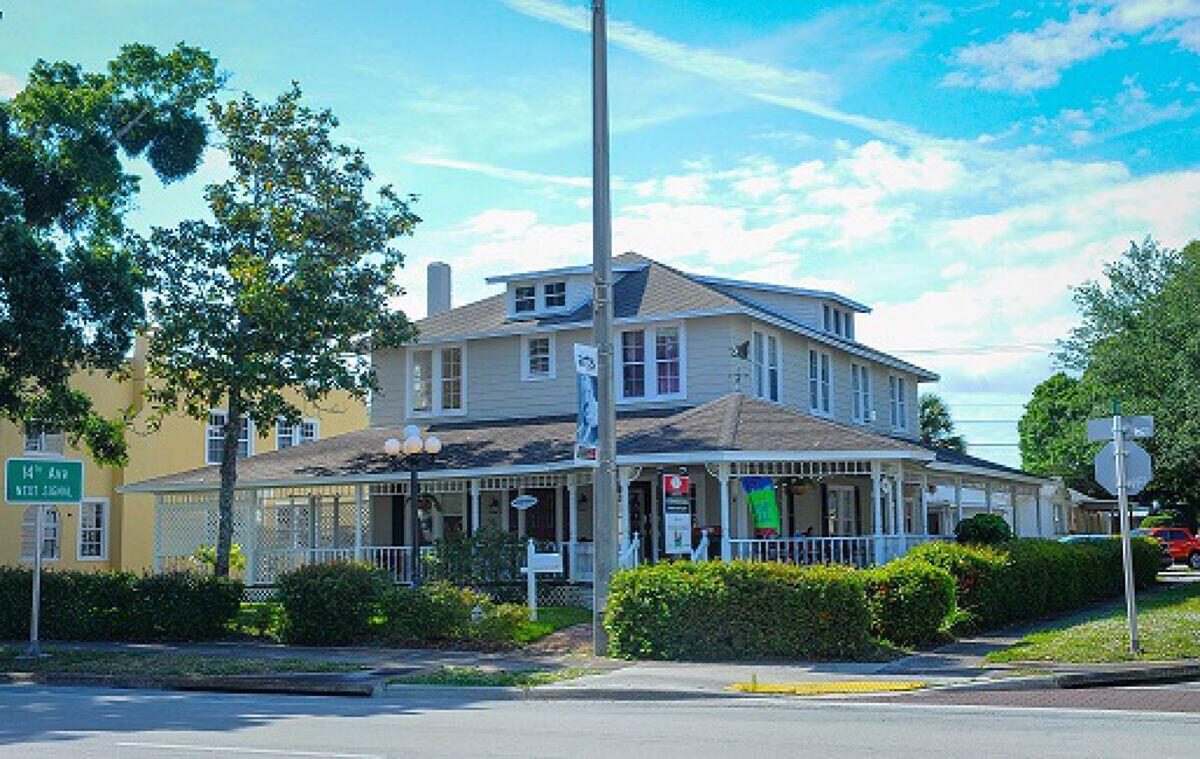 1443 19th Place Property Photo 1