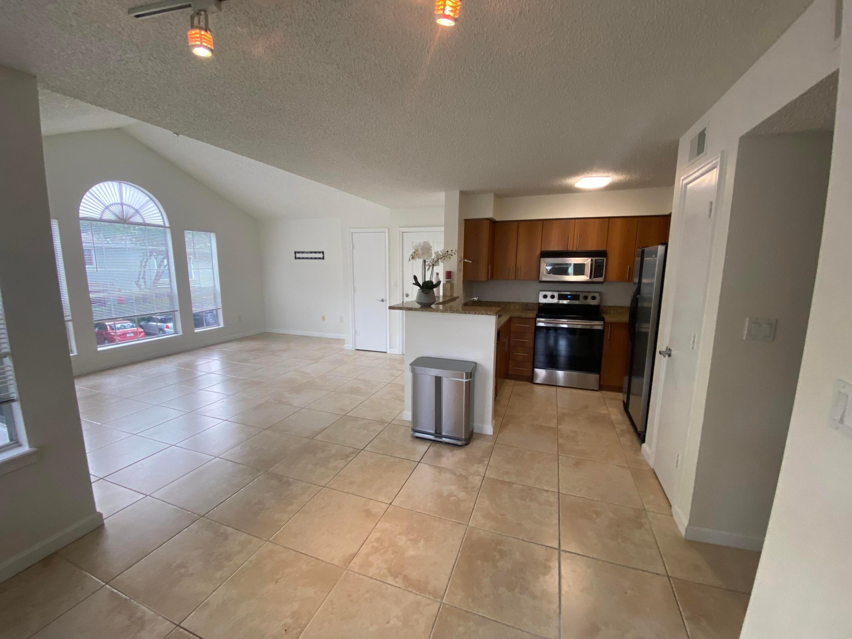 1020 Crystal Way H Property Photo 6
