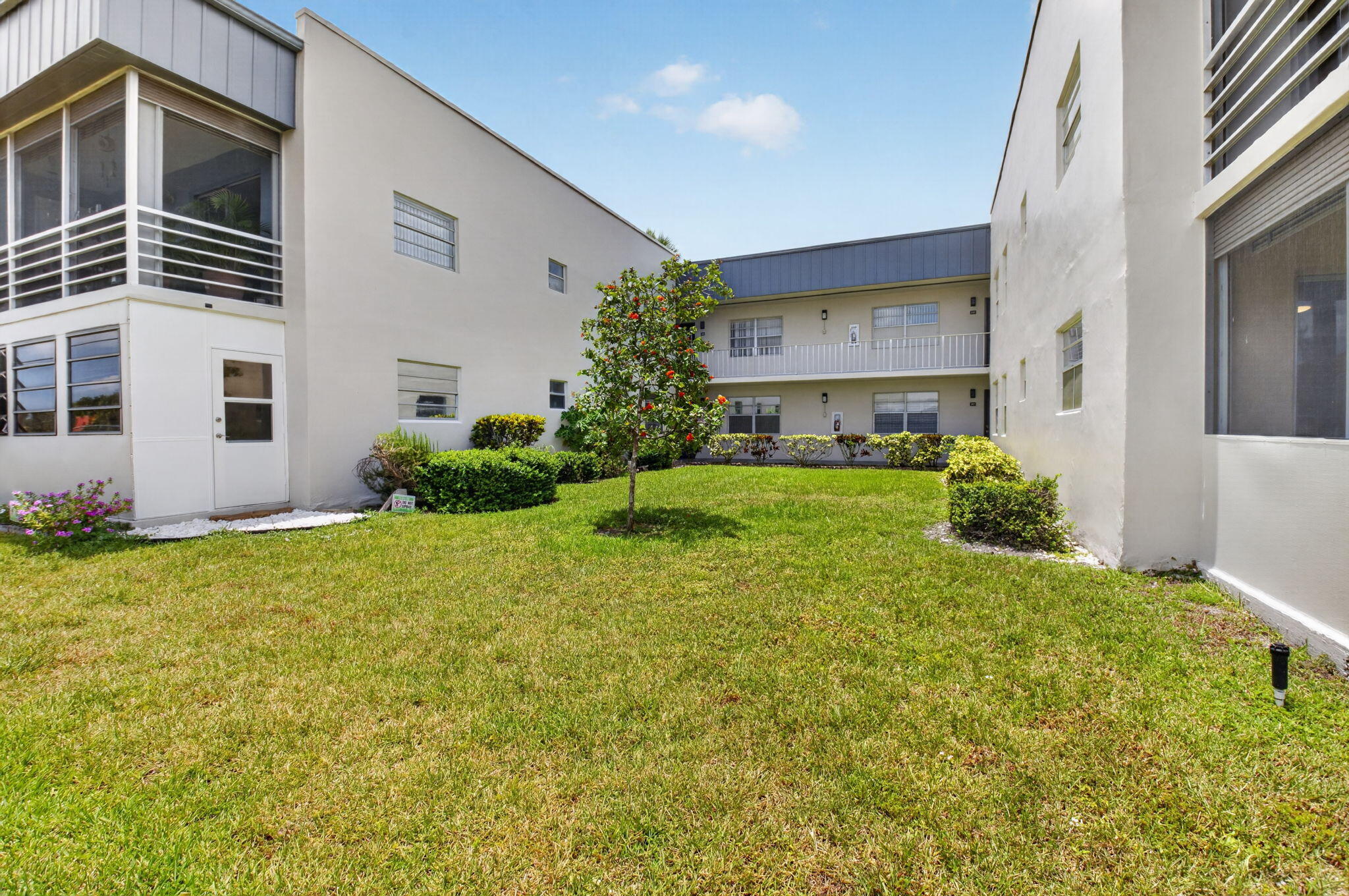 200 Normandy E 200 Property Photo 27