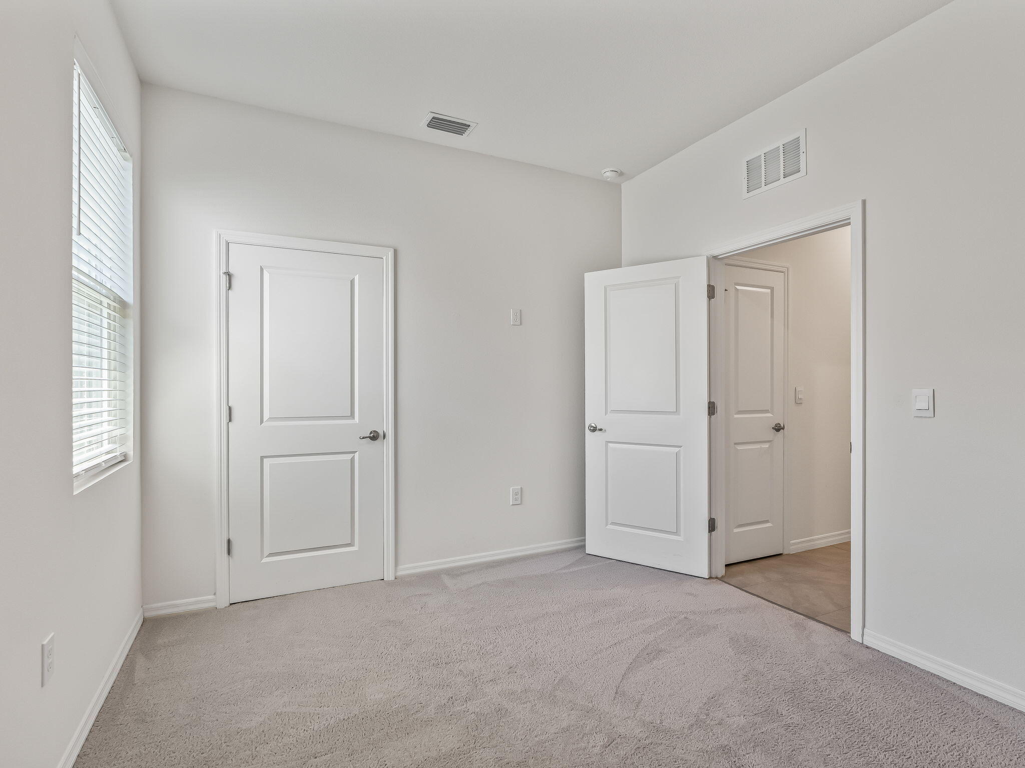 5536 Nw 40th Loop Property Photo 9