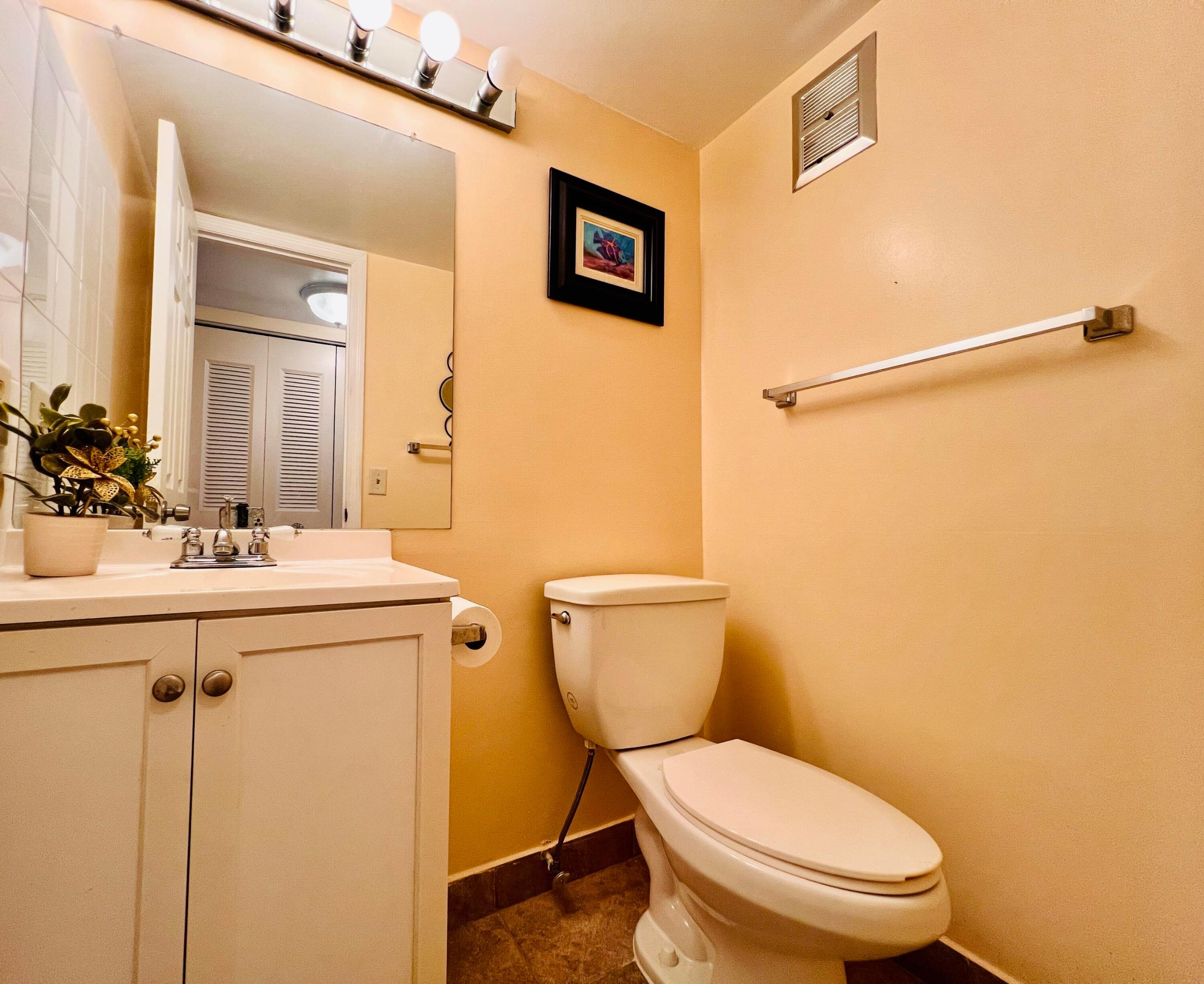 142 Cambridge F Property Photo 6