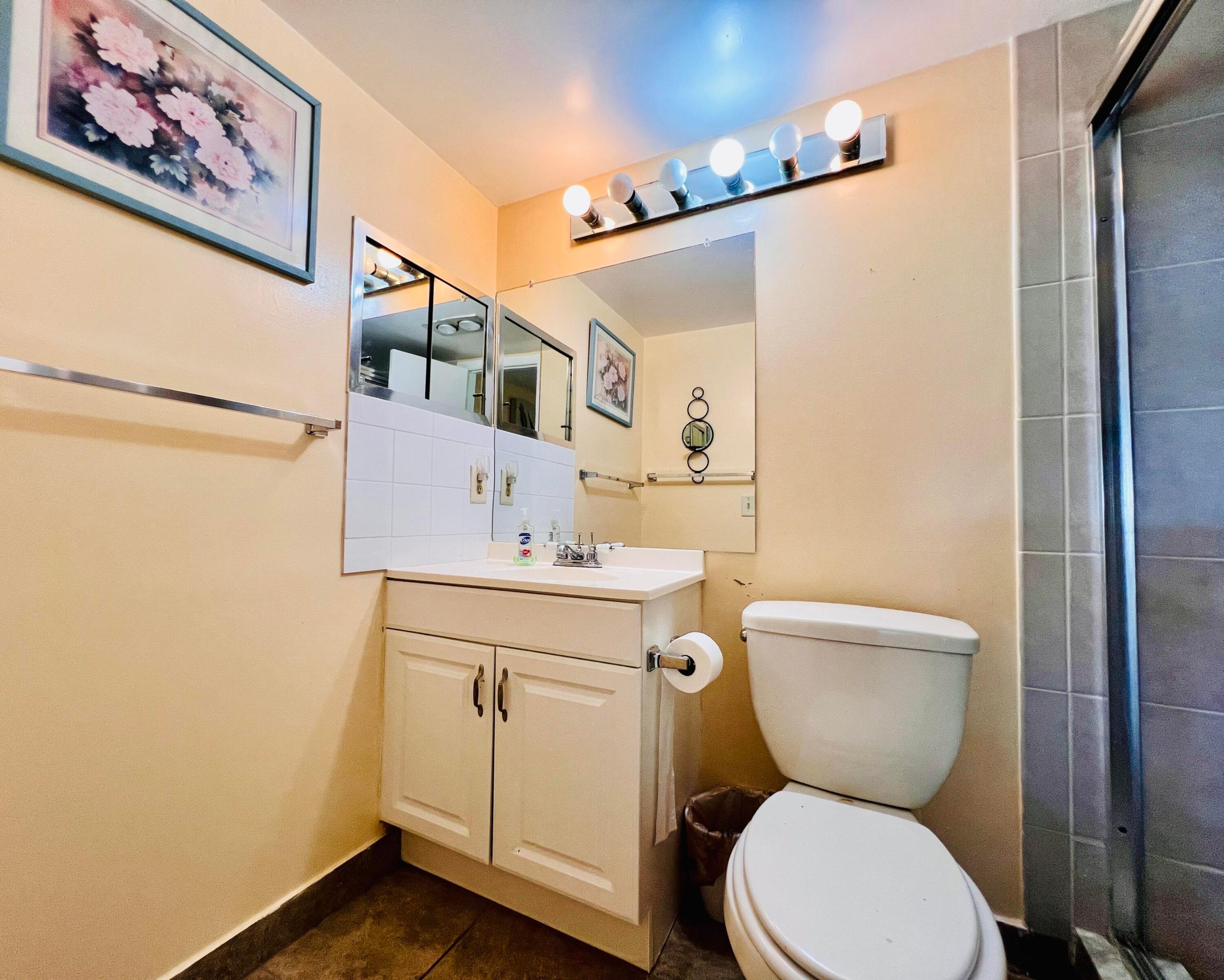 142 Cambridge F Property Photo 9