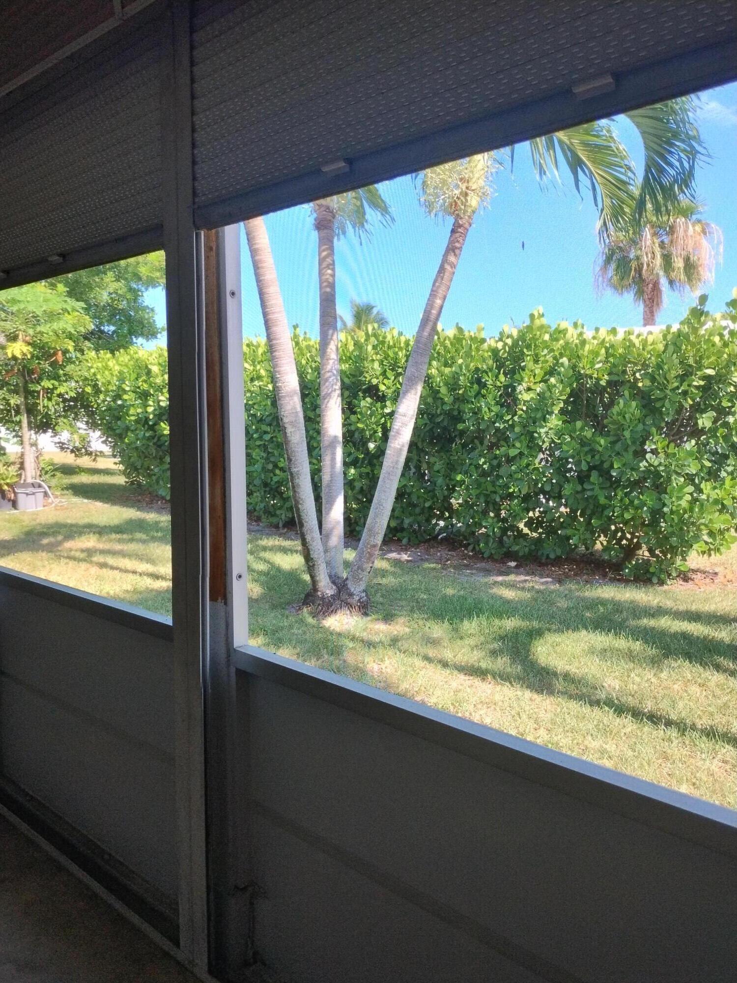 6810 Nw 75th Street Property Photo 5