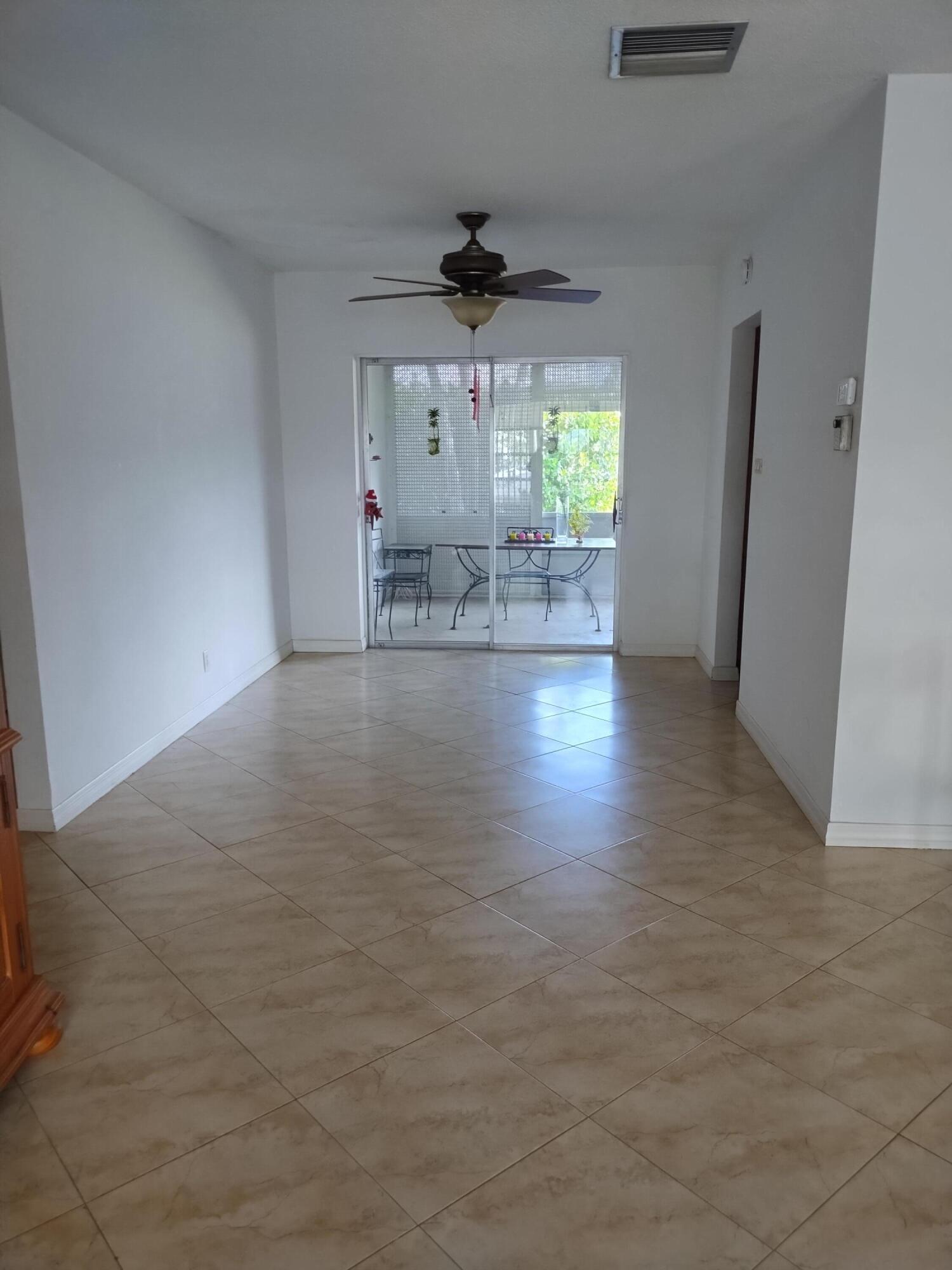 6810 Nw 75th Street Property Photo 7
