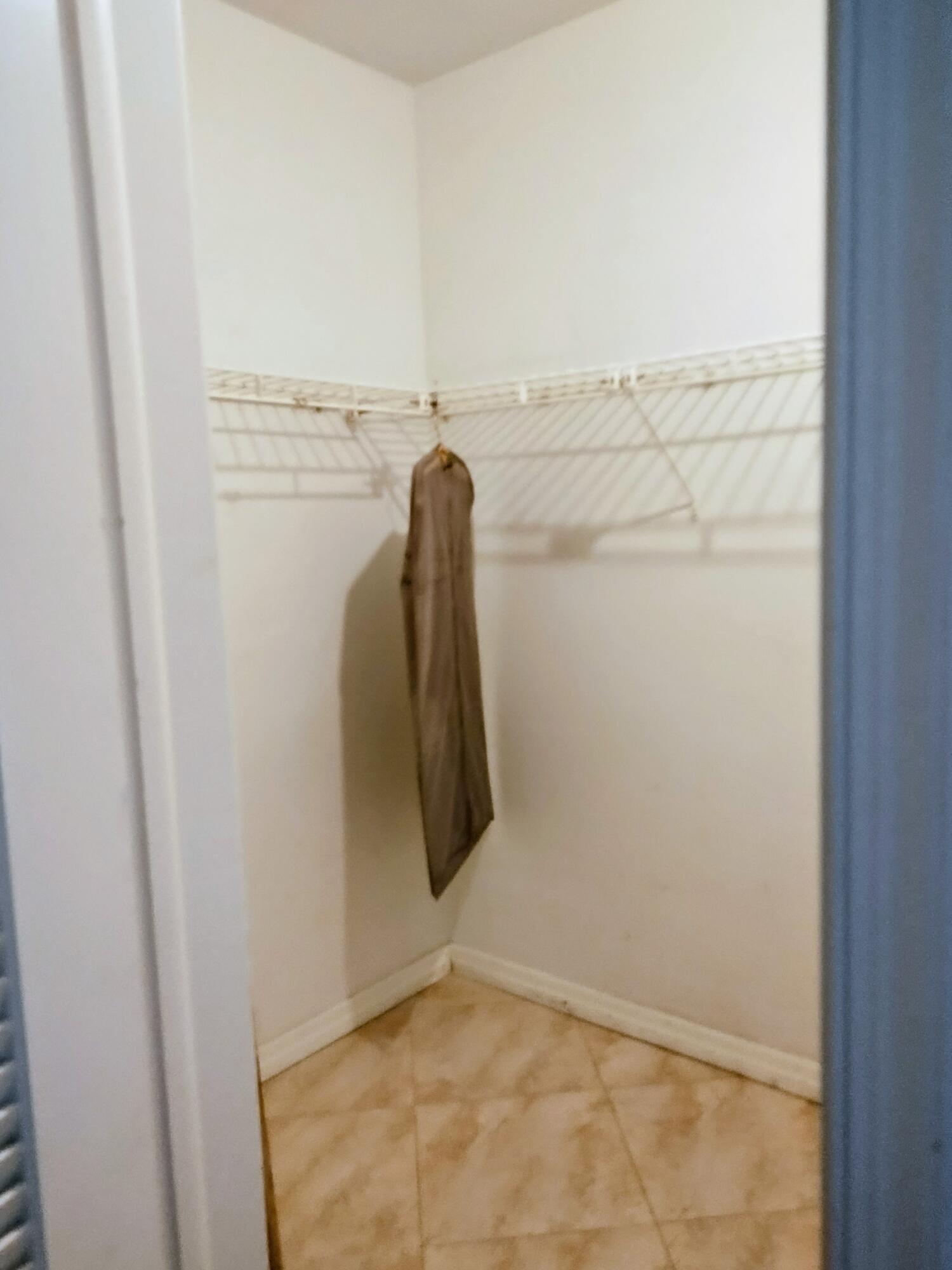 6810 Nw 75th Street Property Photo 11