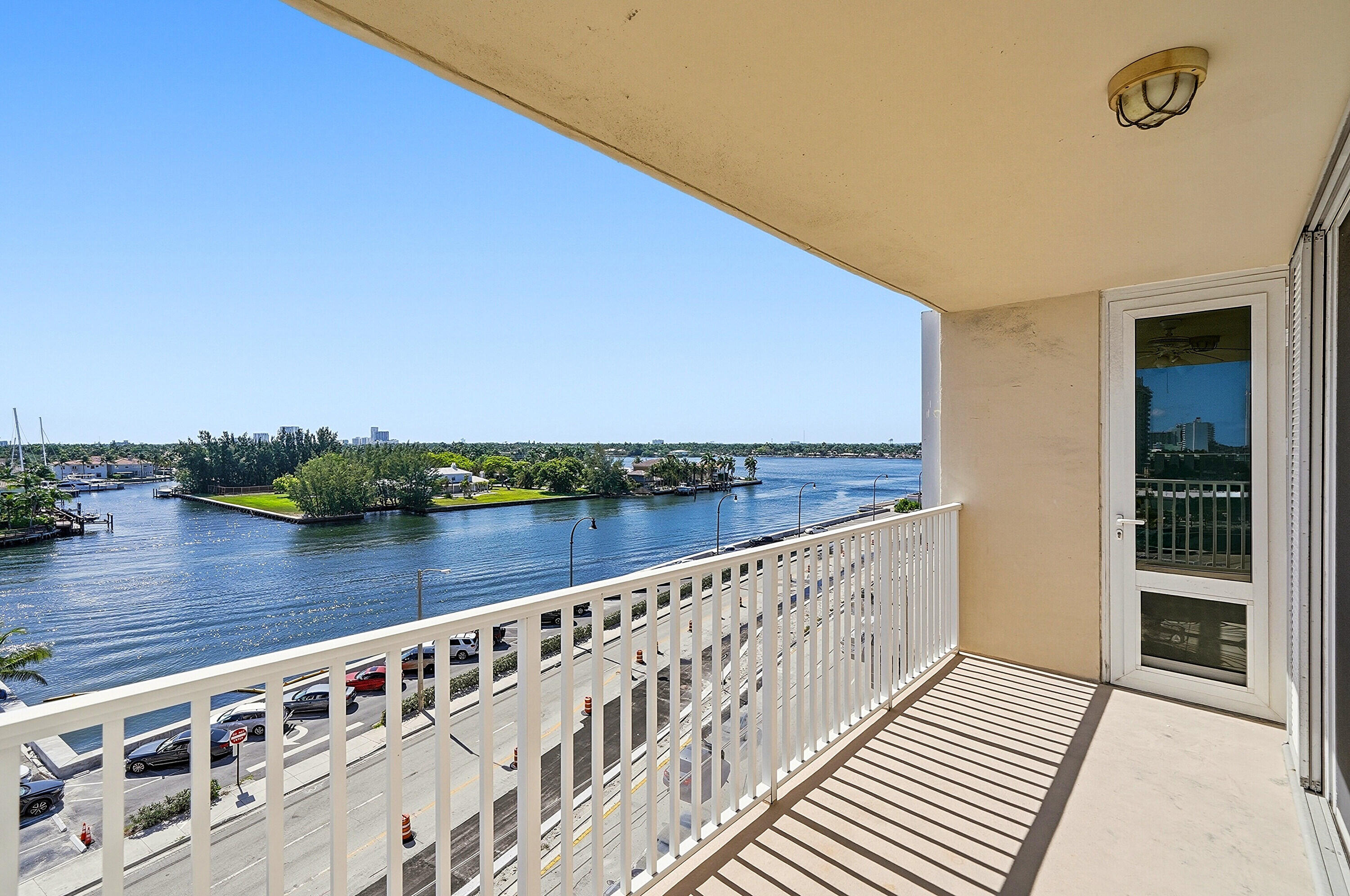 1401 S Ocean Drive 704 Property Photo 1