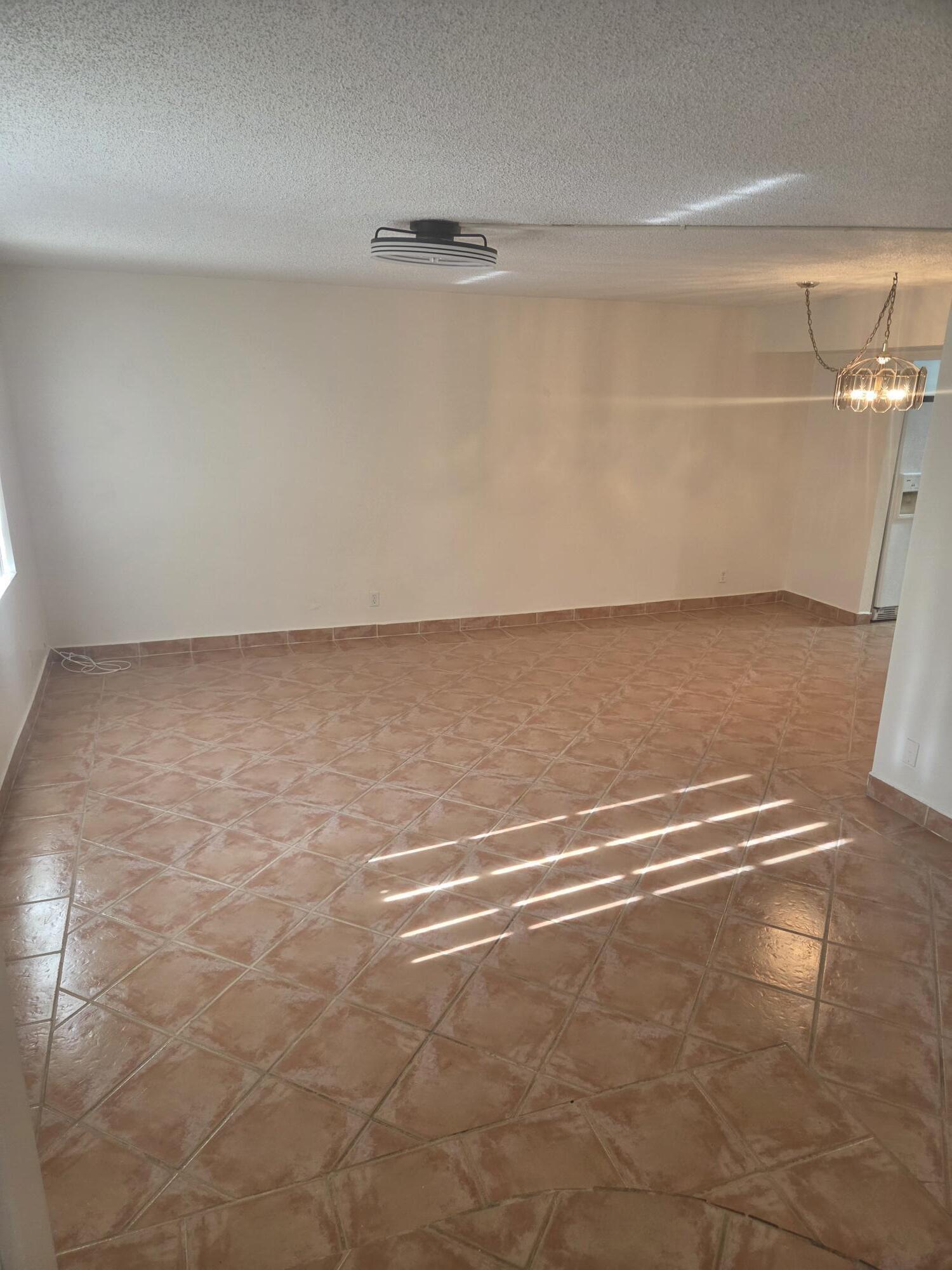 3062 Riverside Drive 4f Property Photo 3