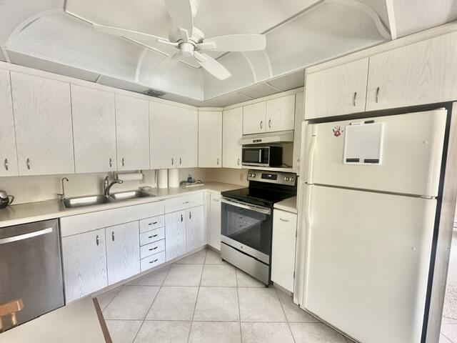 3018 Ainslie B Property Photo 4