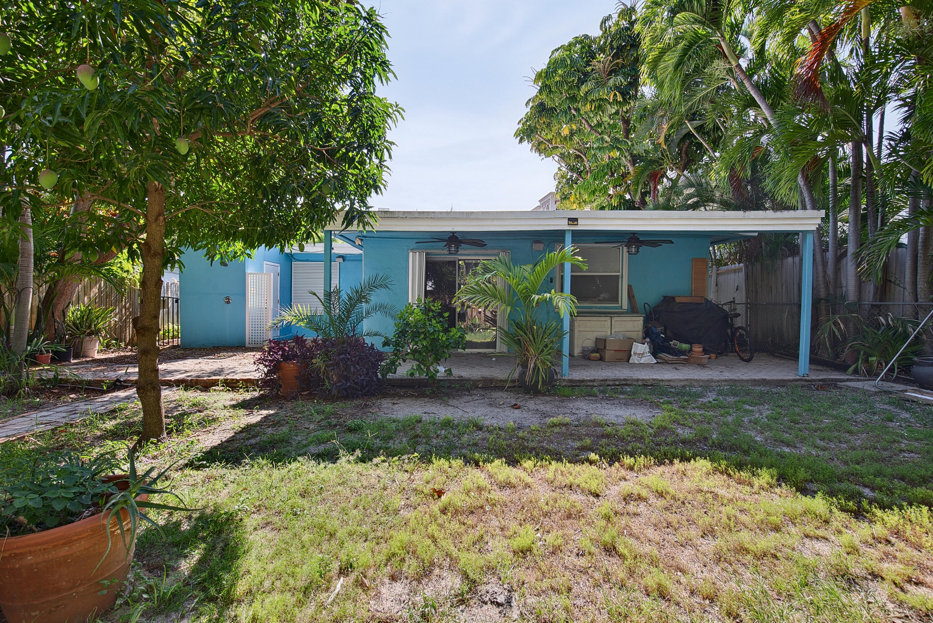 2318 N Ocean Boulevard Property Photo 25