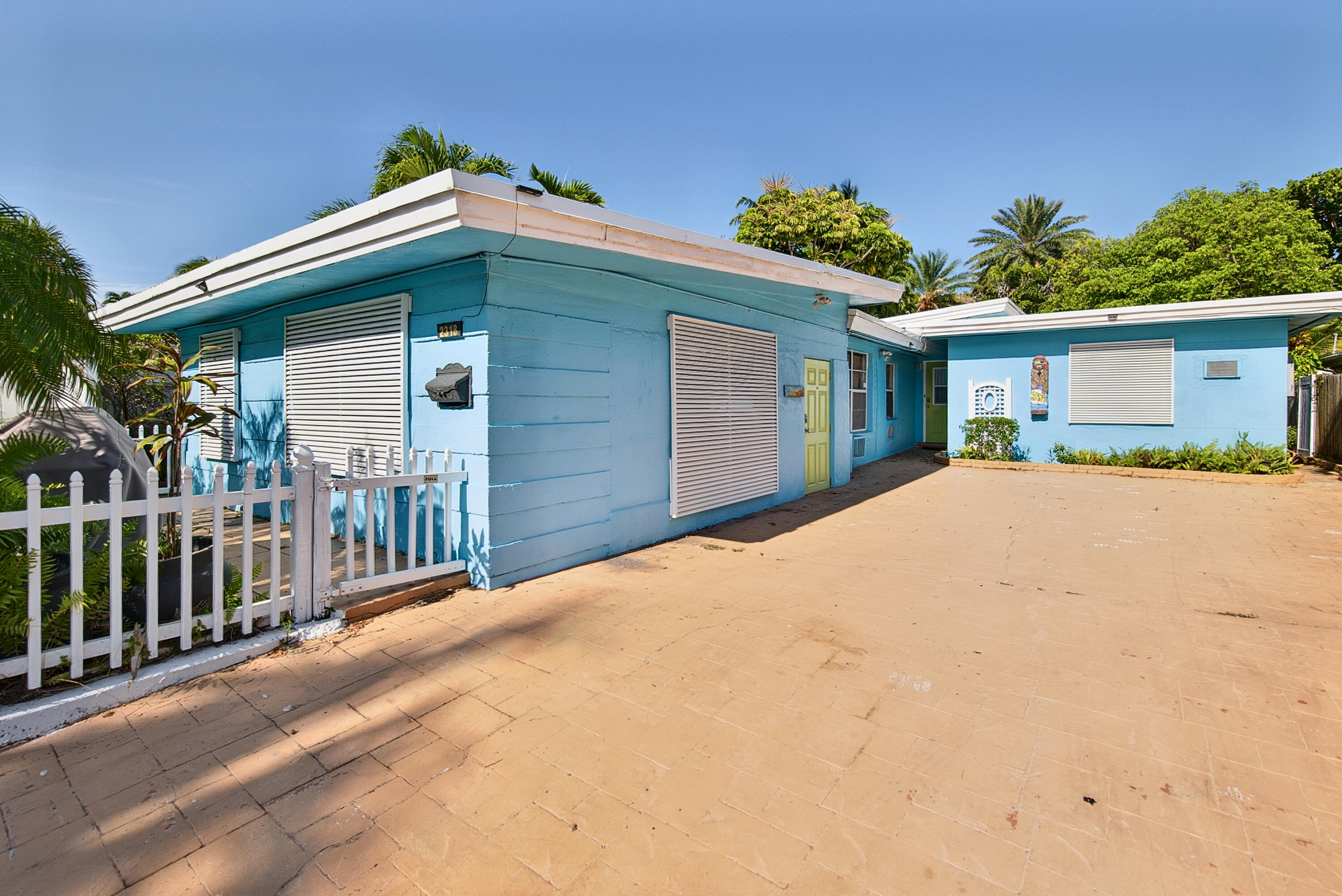 2318 N Ocean Boulevard Property Photo 27
