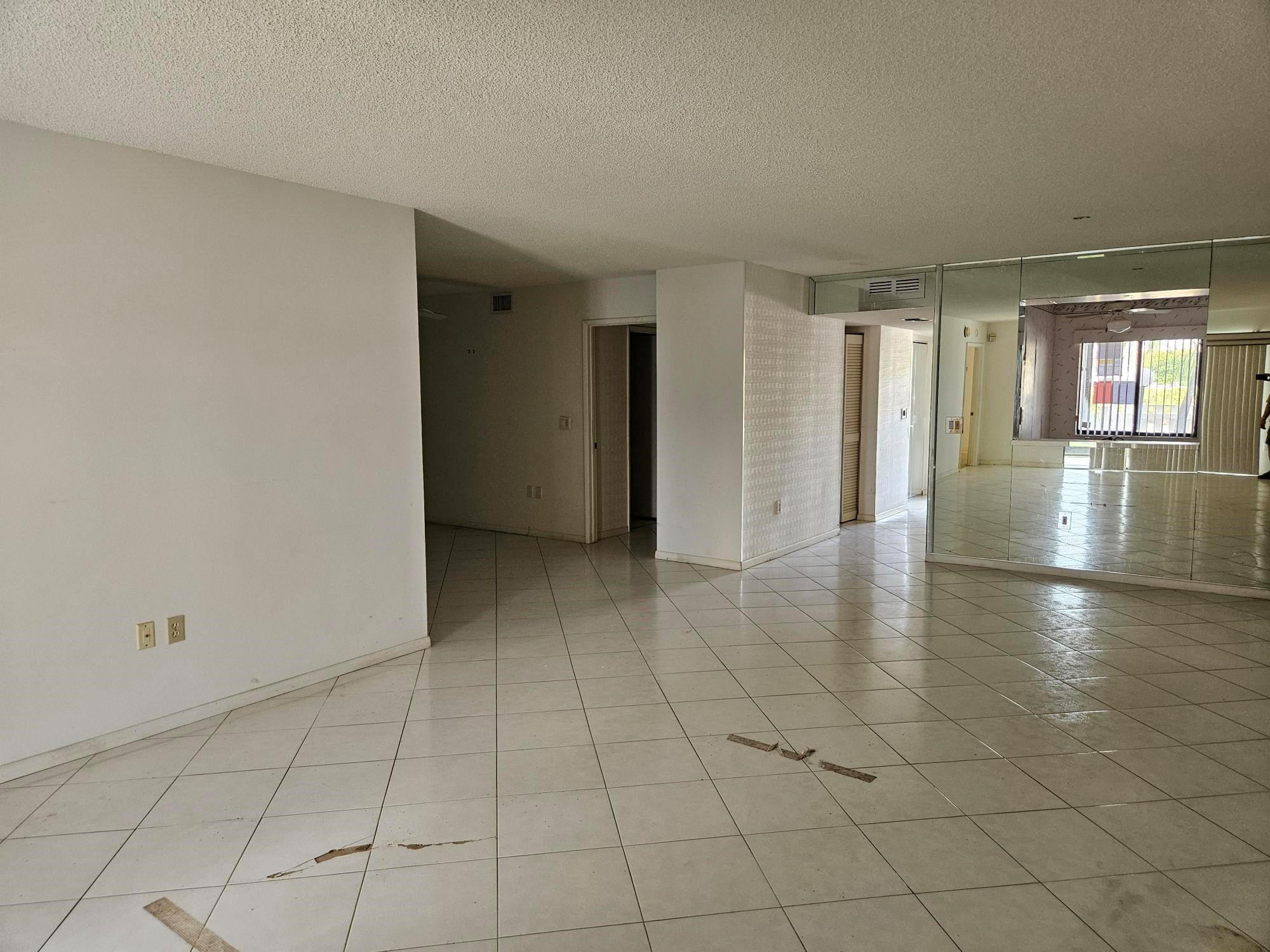6065 Pointe Regal Circle 105 Property Photo 6