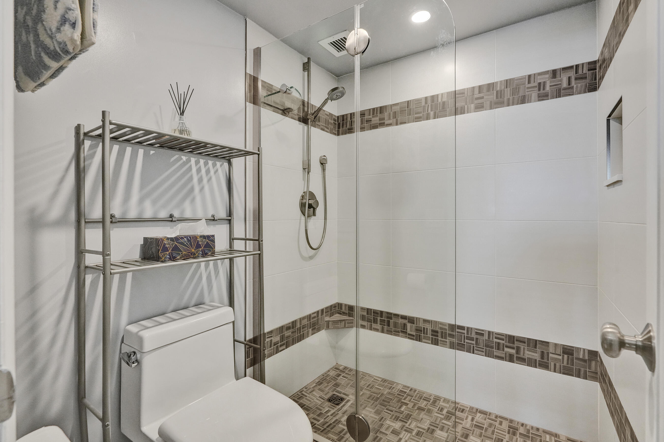 3015 N Ocean Boulevard 3d Property Photo 17