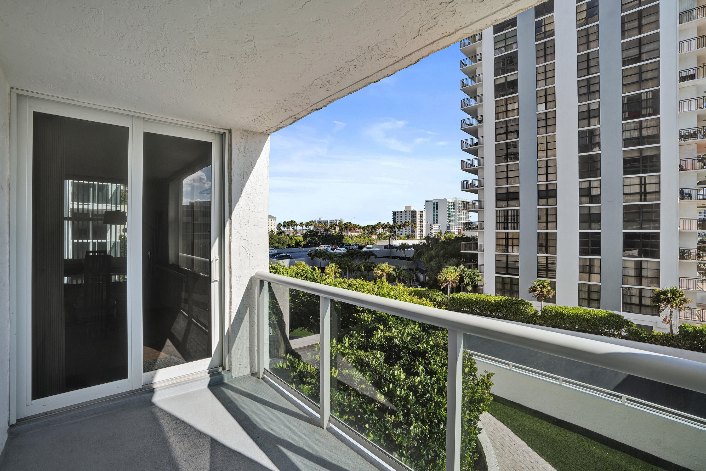 3015 N Ocean Boulevard 3d Property Photo 23
