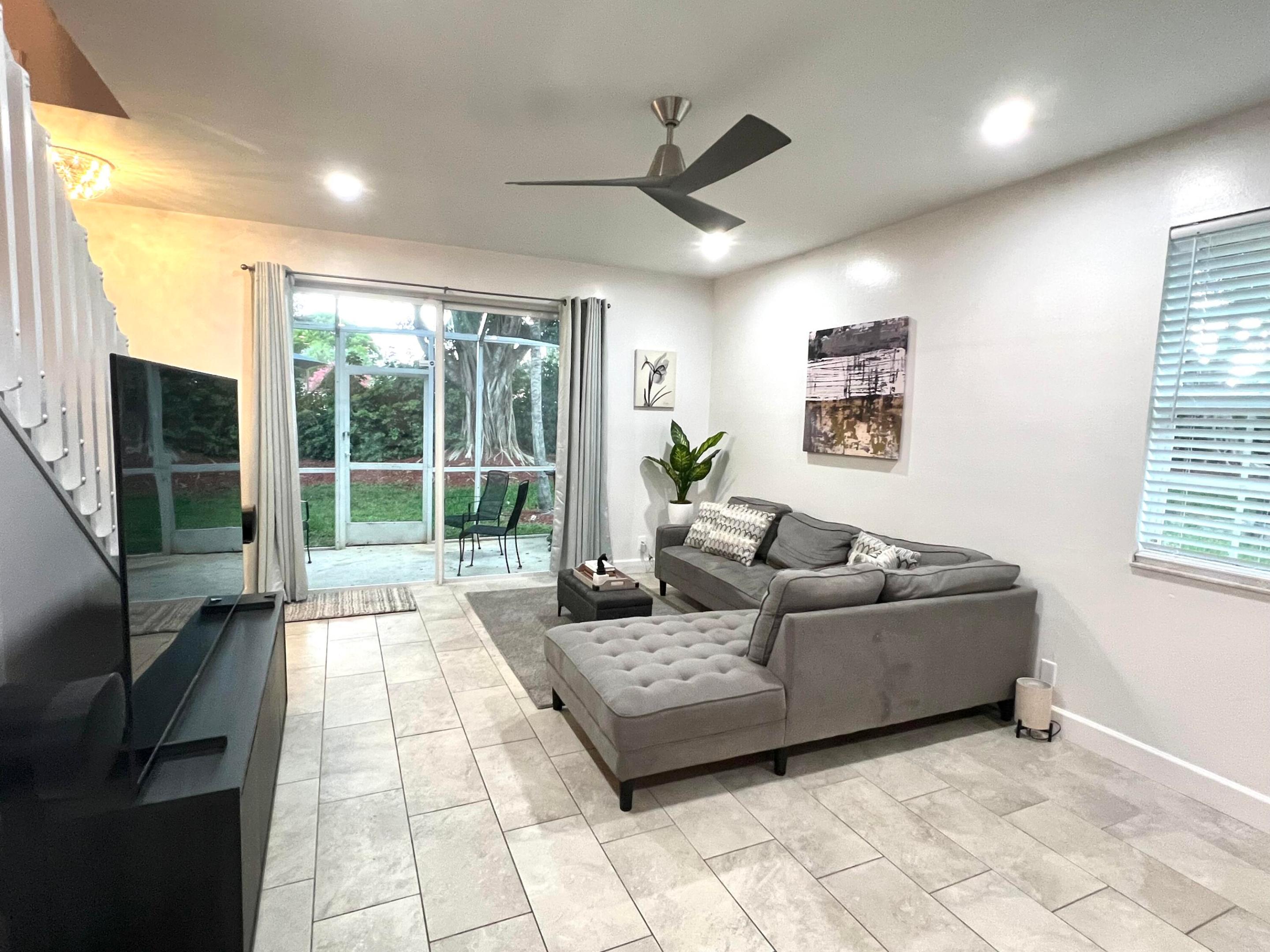 2046 Madeira Drive Property Photo 3