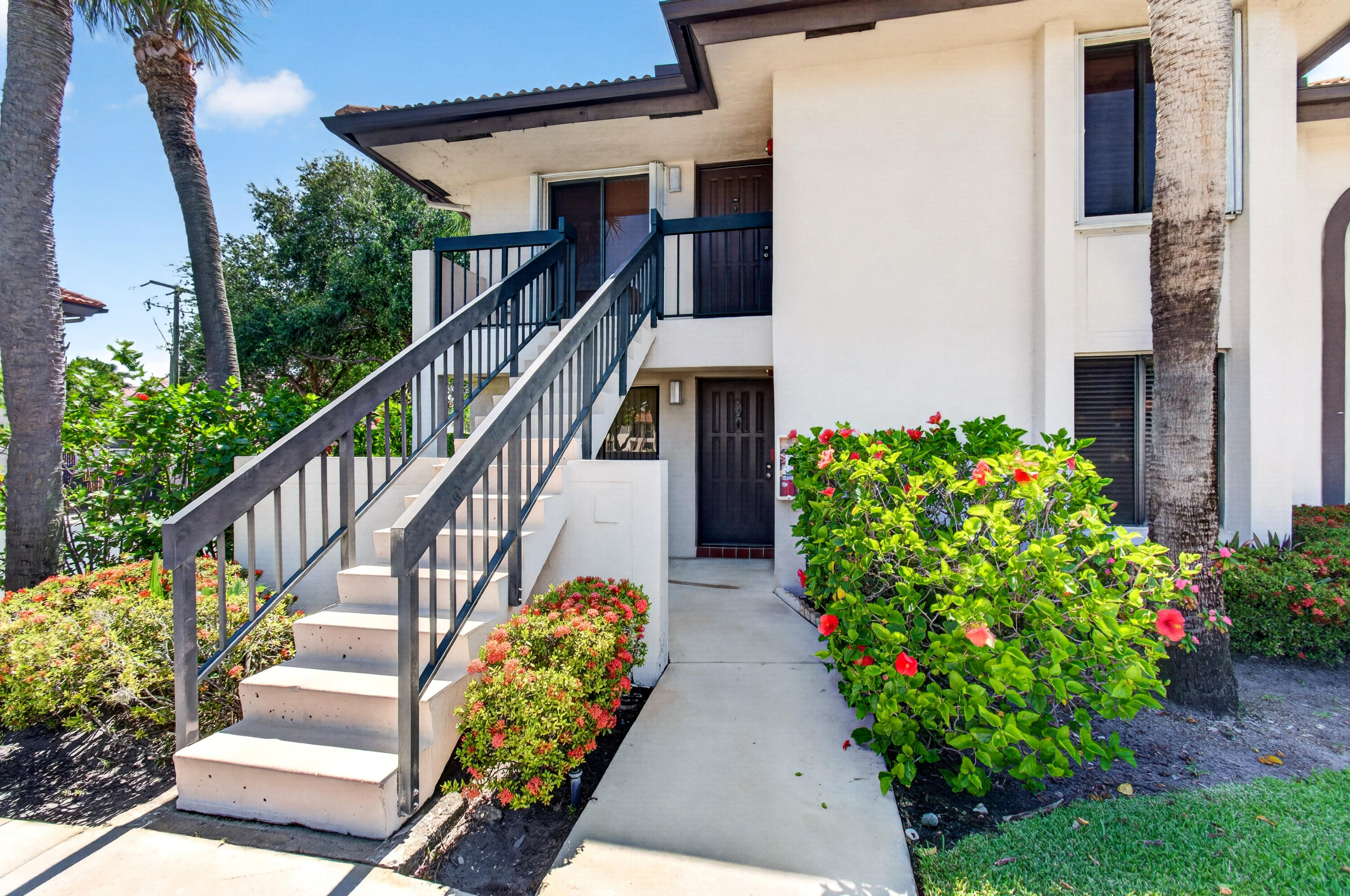 351 Club Circle 101 Property Photo 4
