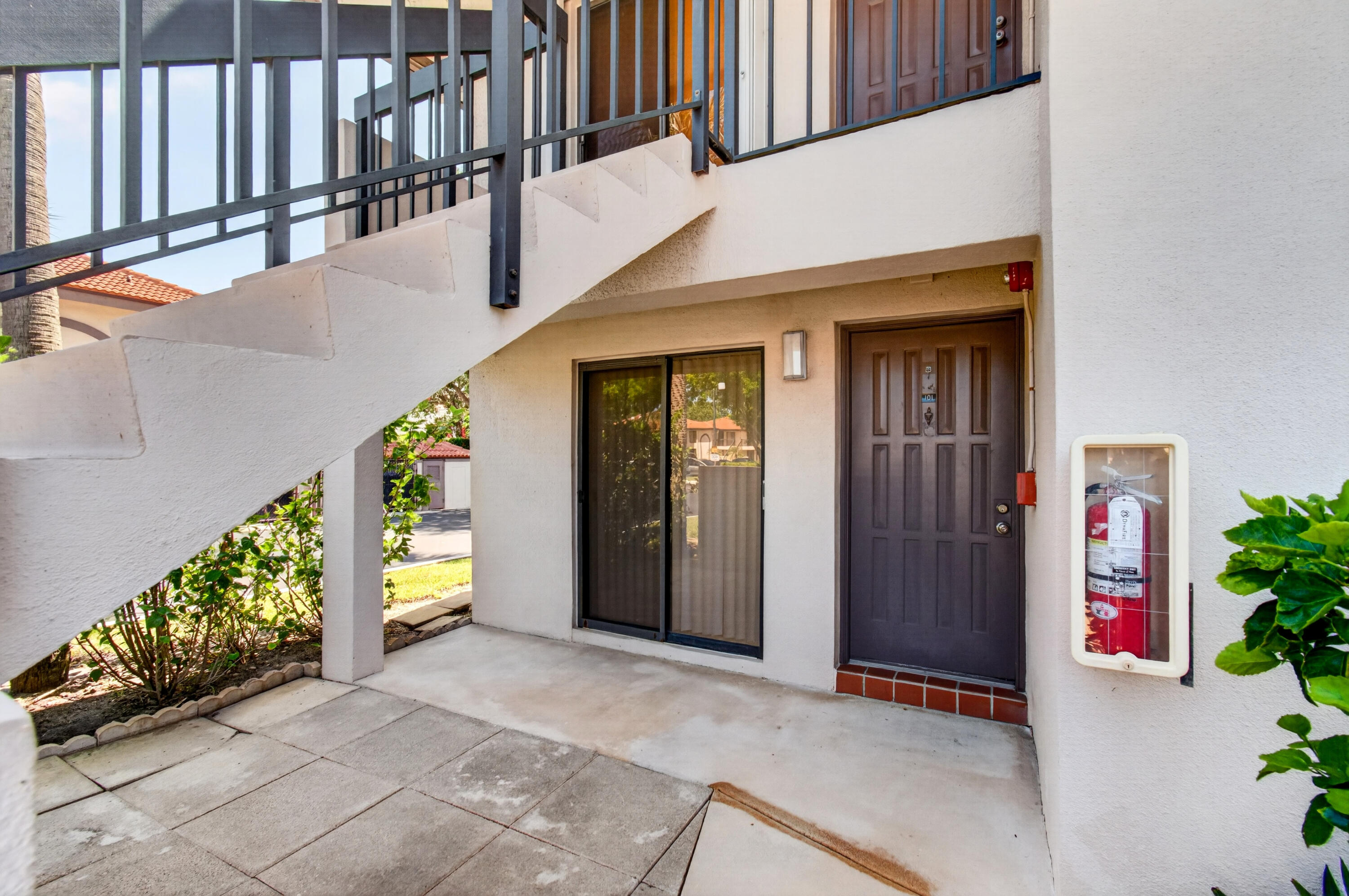 351 Club Circle 101 Property Photo 5