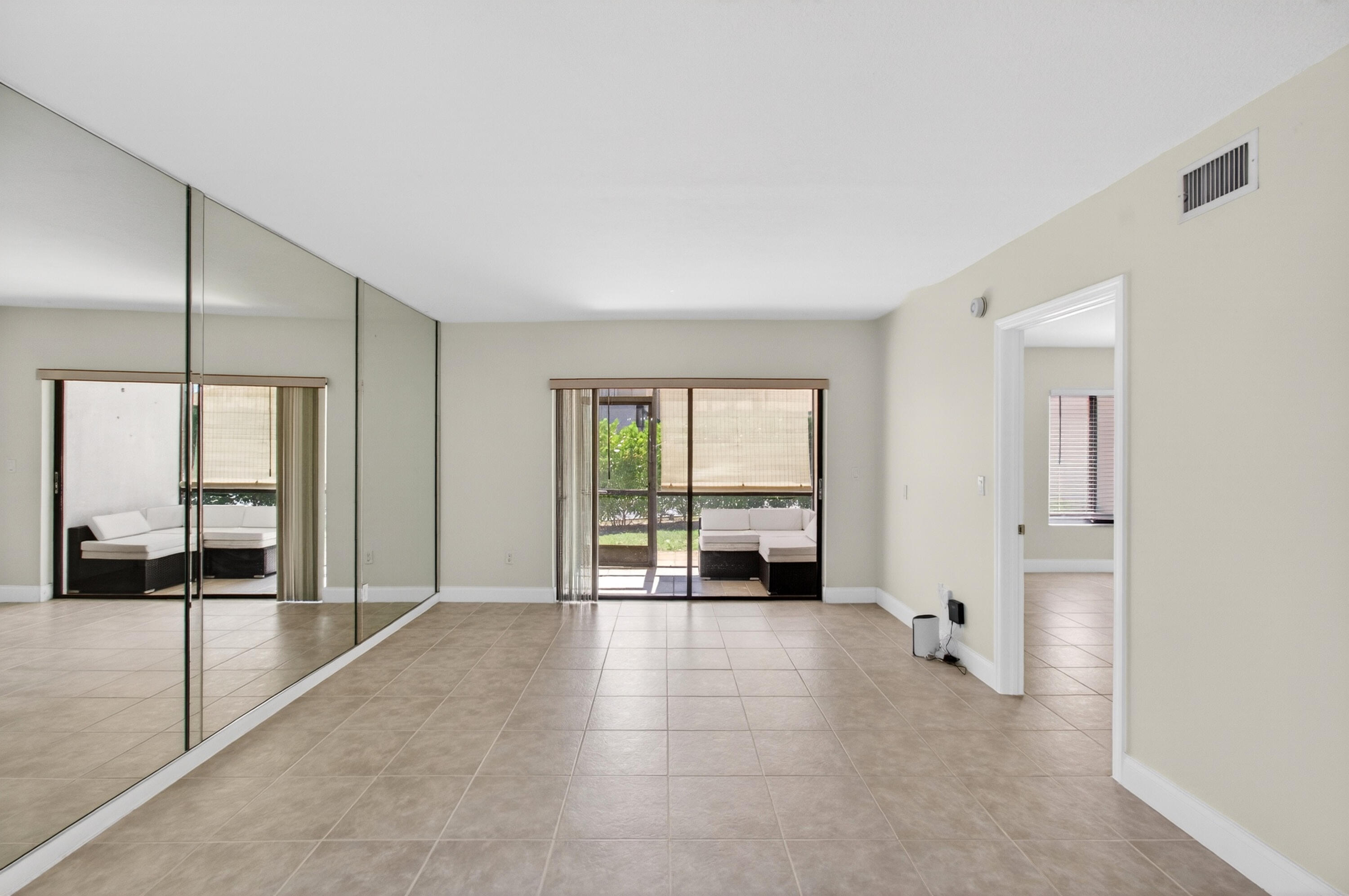 351 Club Circle 101 Property Photo 19