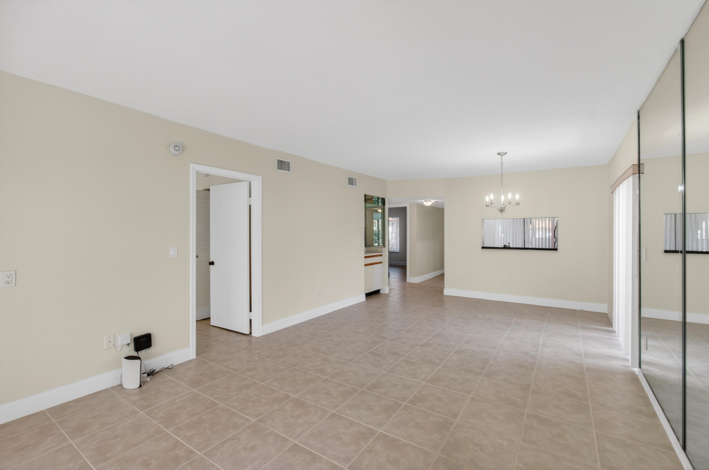 351 Club Circle 101 Property Photo 27