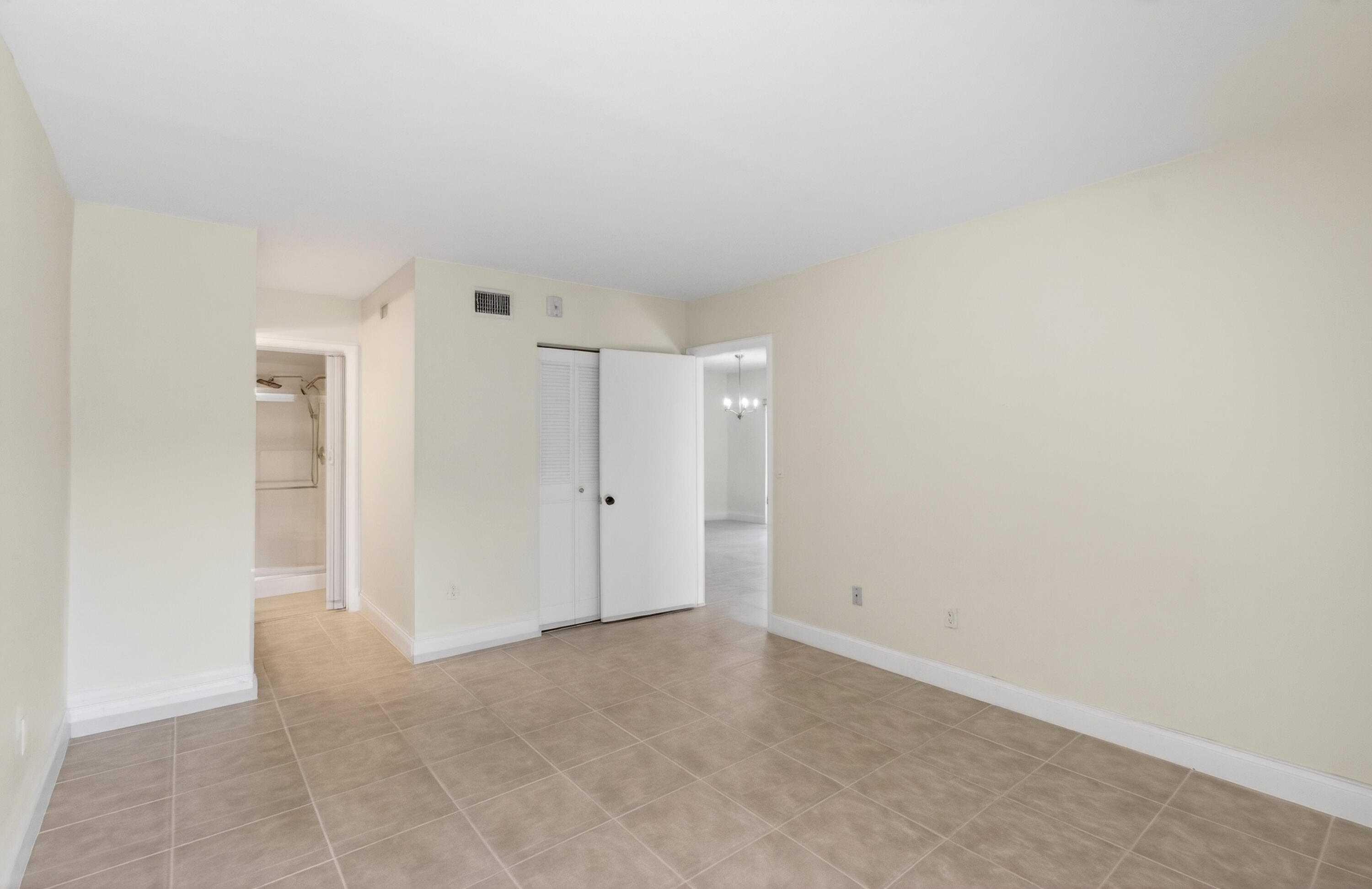 351 Club Circle 101 Property Photo 39