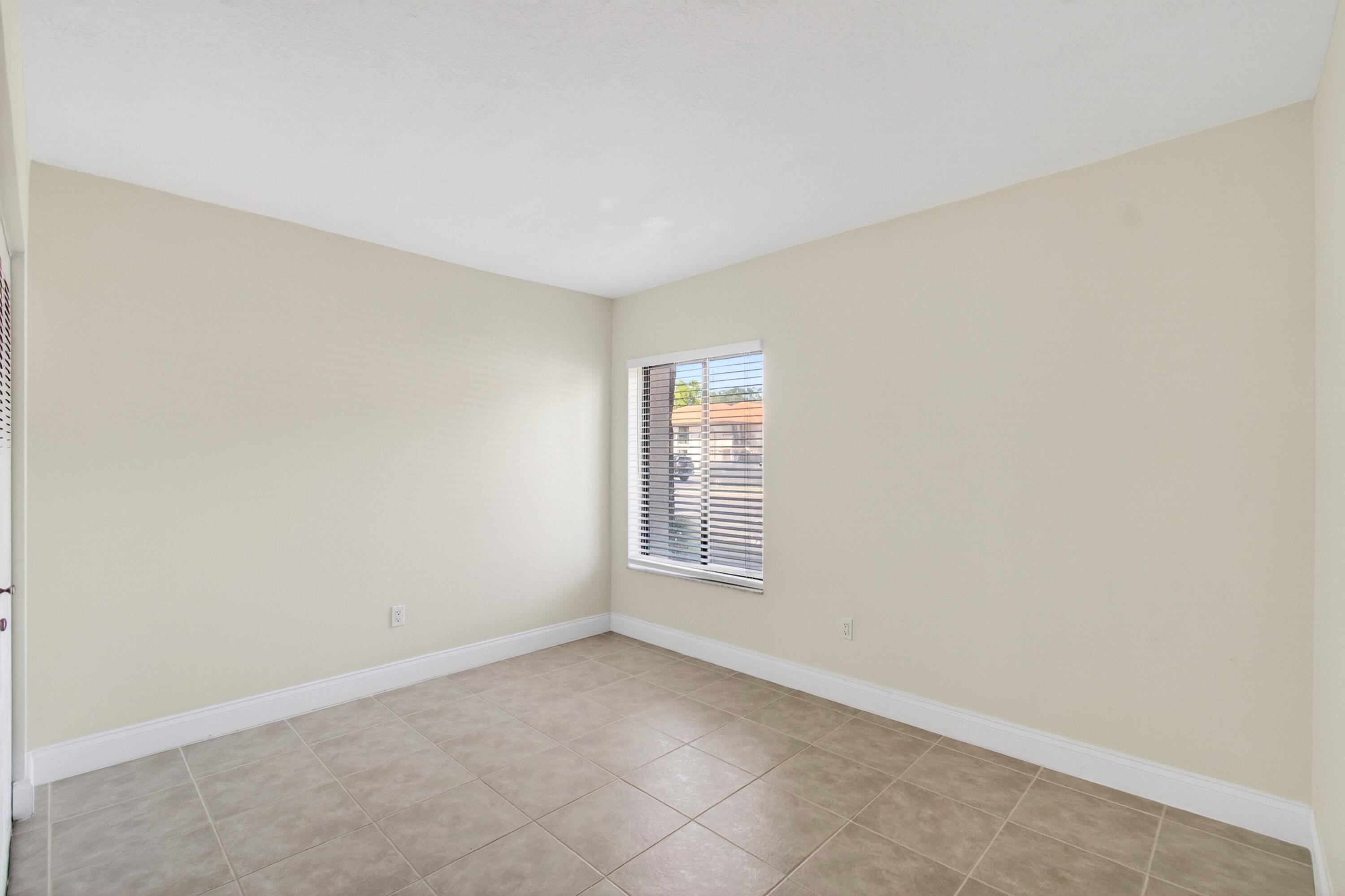 351 Club Circle 101 Property Photo 45