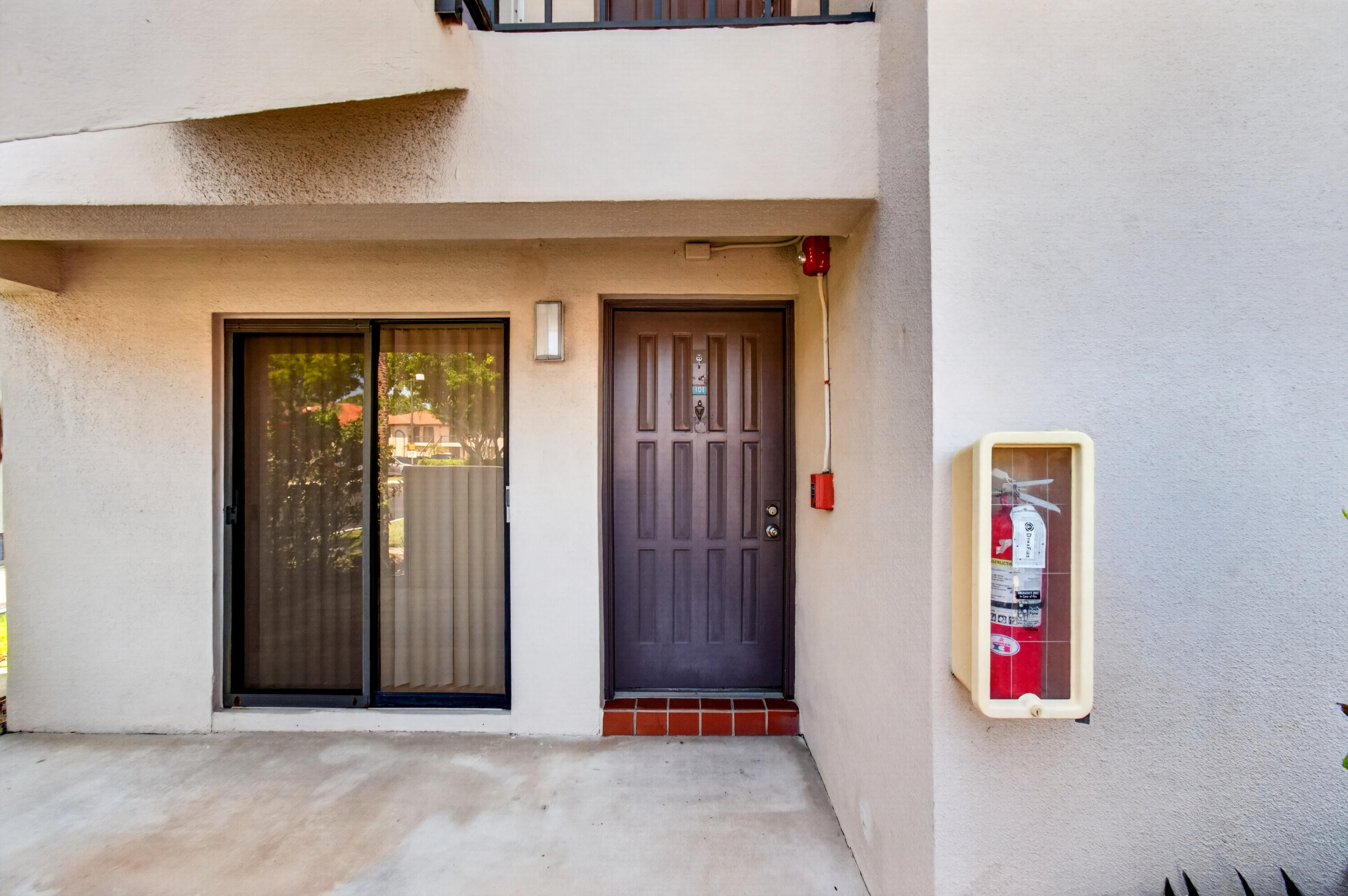 351 Club Circle 101 Property Photo 6
