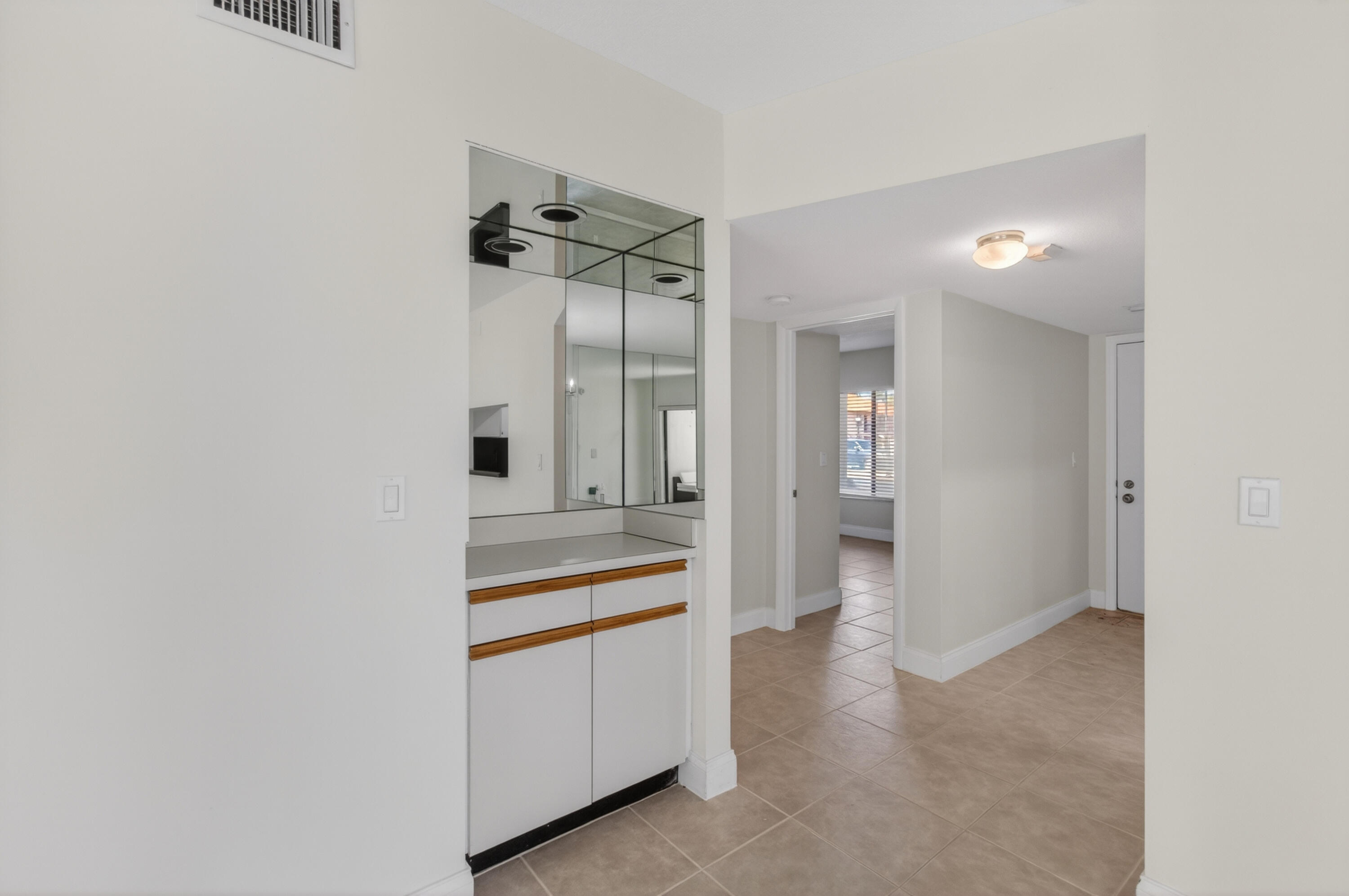 351 Club Circle 101 Property Photo 29