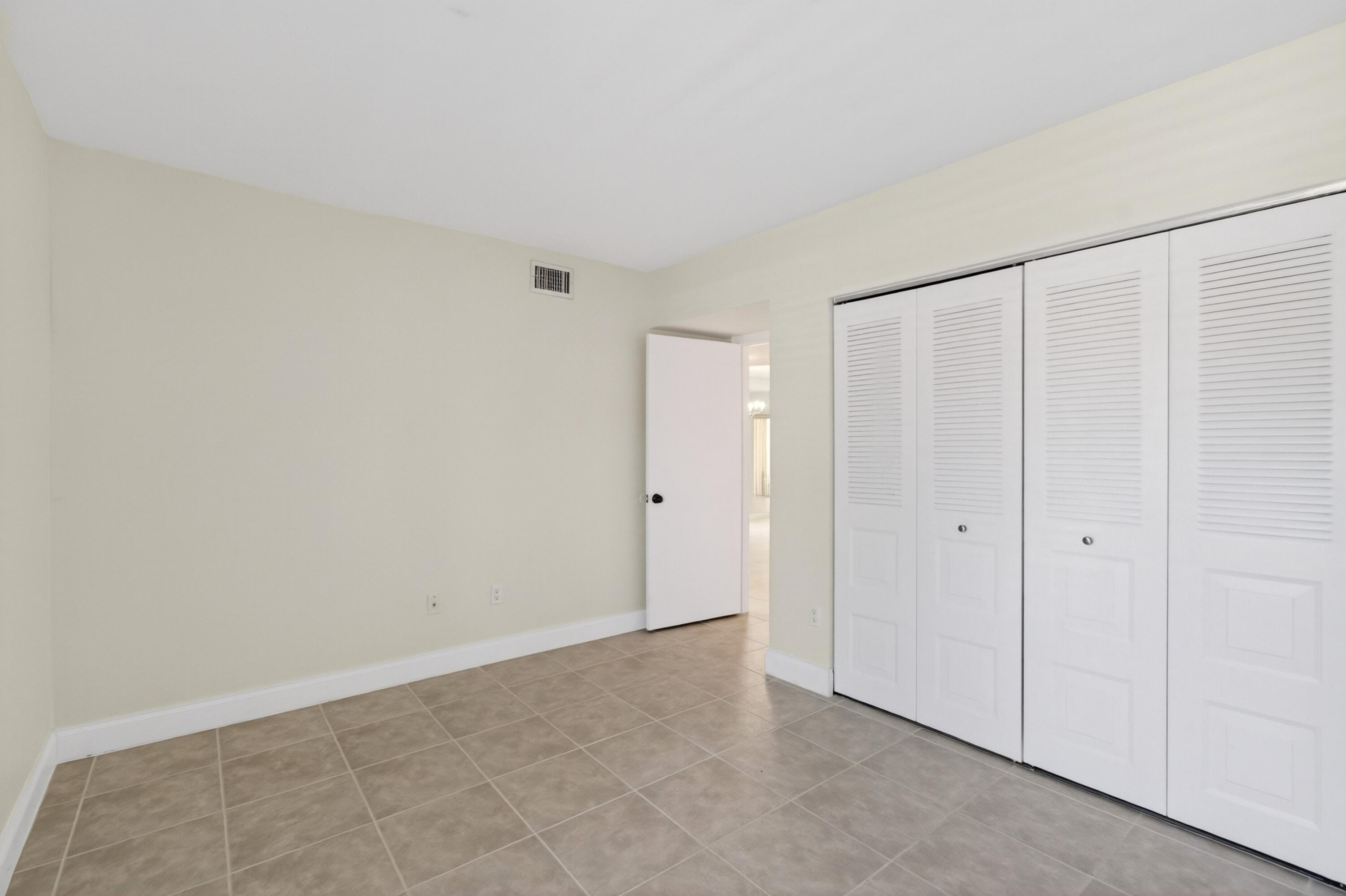 351 Club Circle 101 Property Photo 47