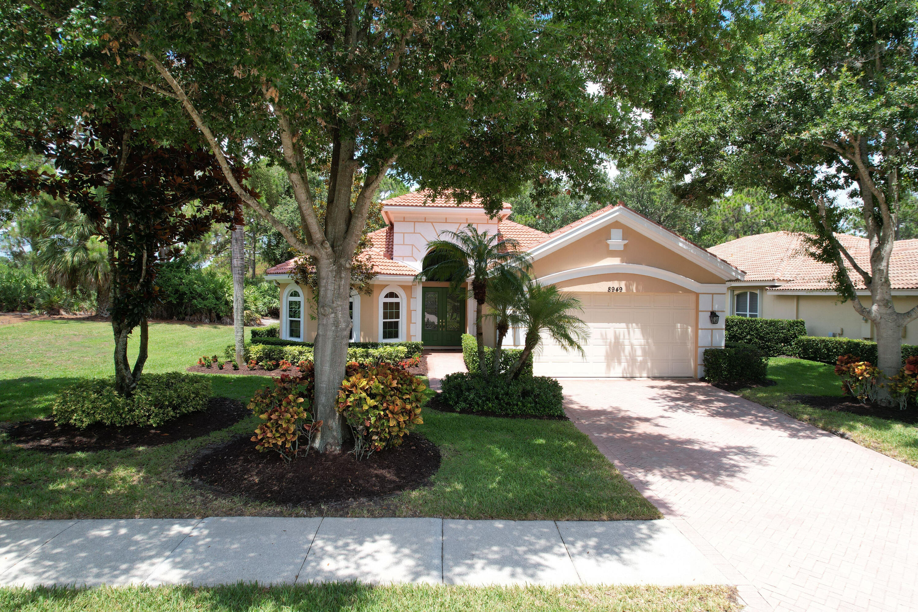 8949 Champions Way Property Photo 2