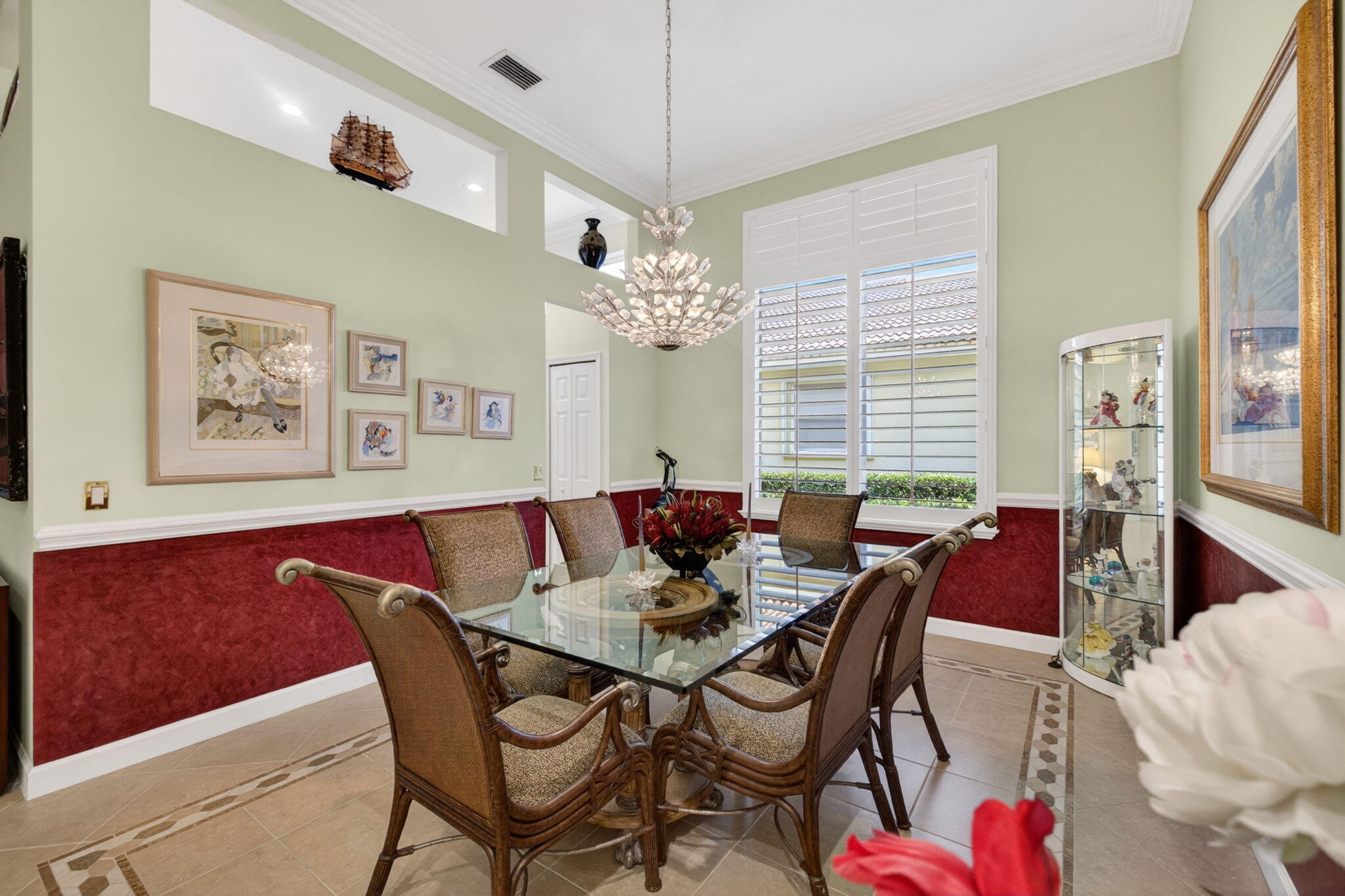 8949 Champions Way Property Photo 10