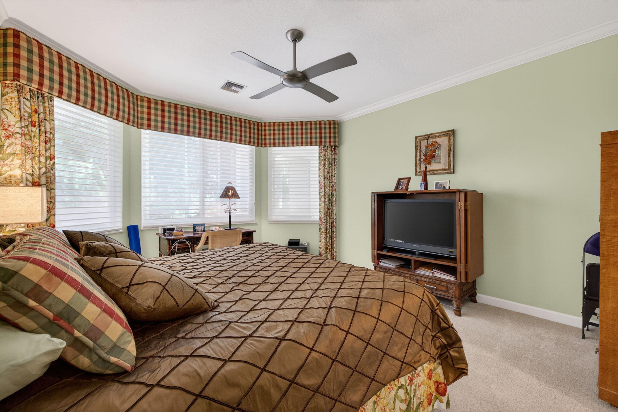 8949 Champions Way Property Photo 23