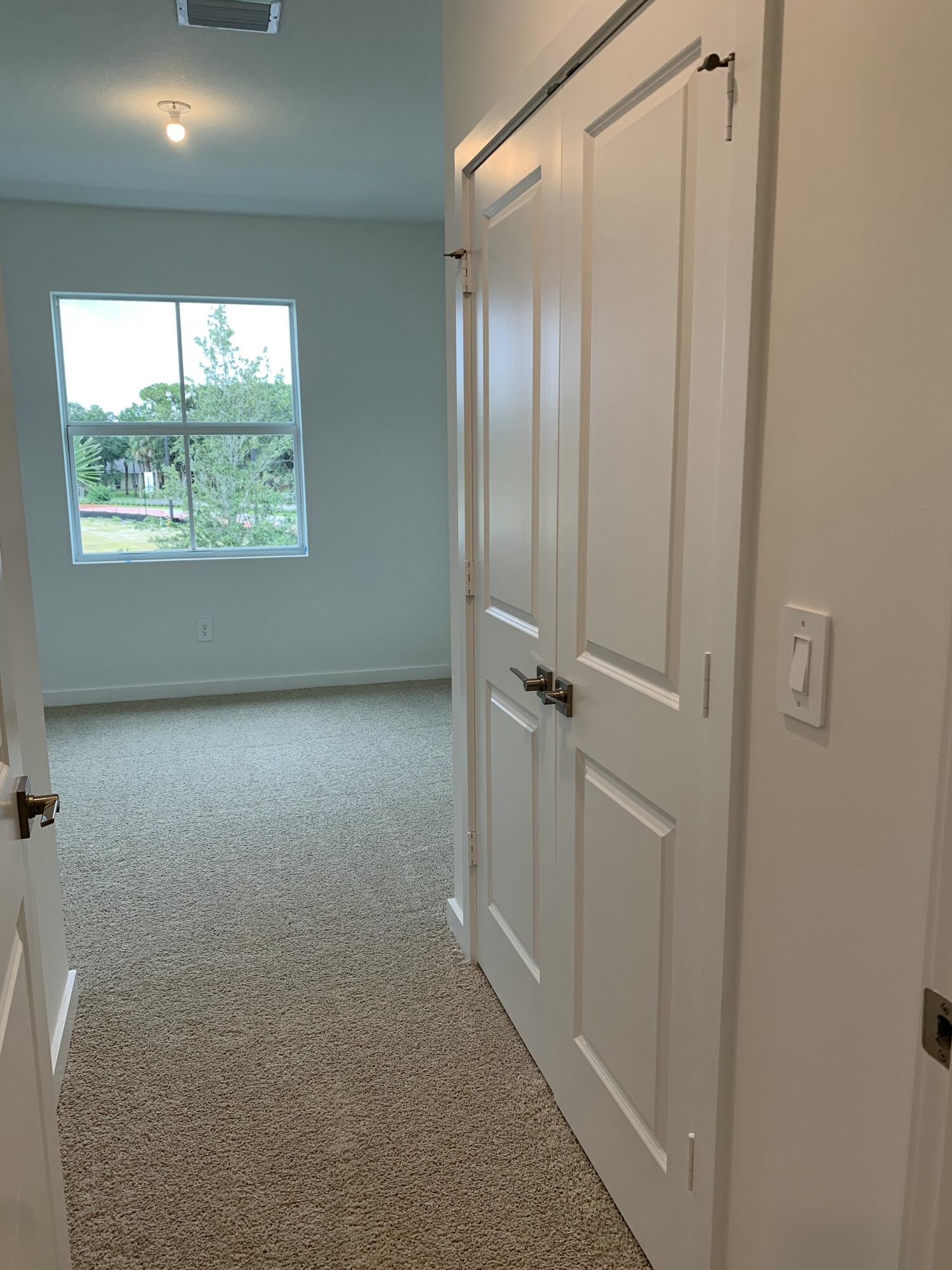 747 Se Central Parkway 43 Property Photo 13