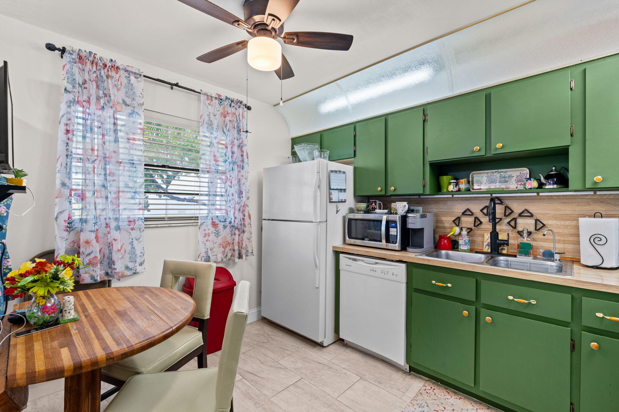 6095 N Sabal Palm Boulevard 207 Property Photo 7