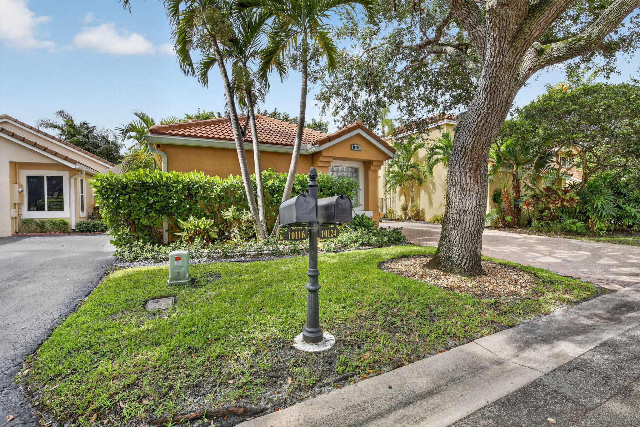 10124 Nw 4th Street Property Photo 3