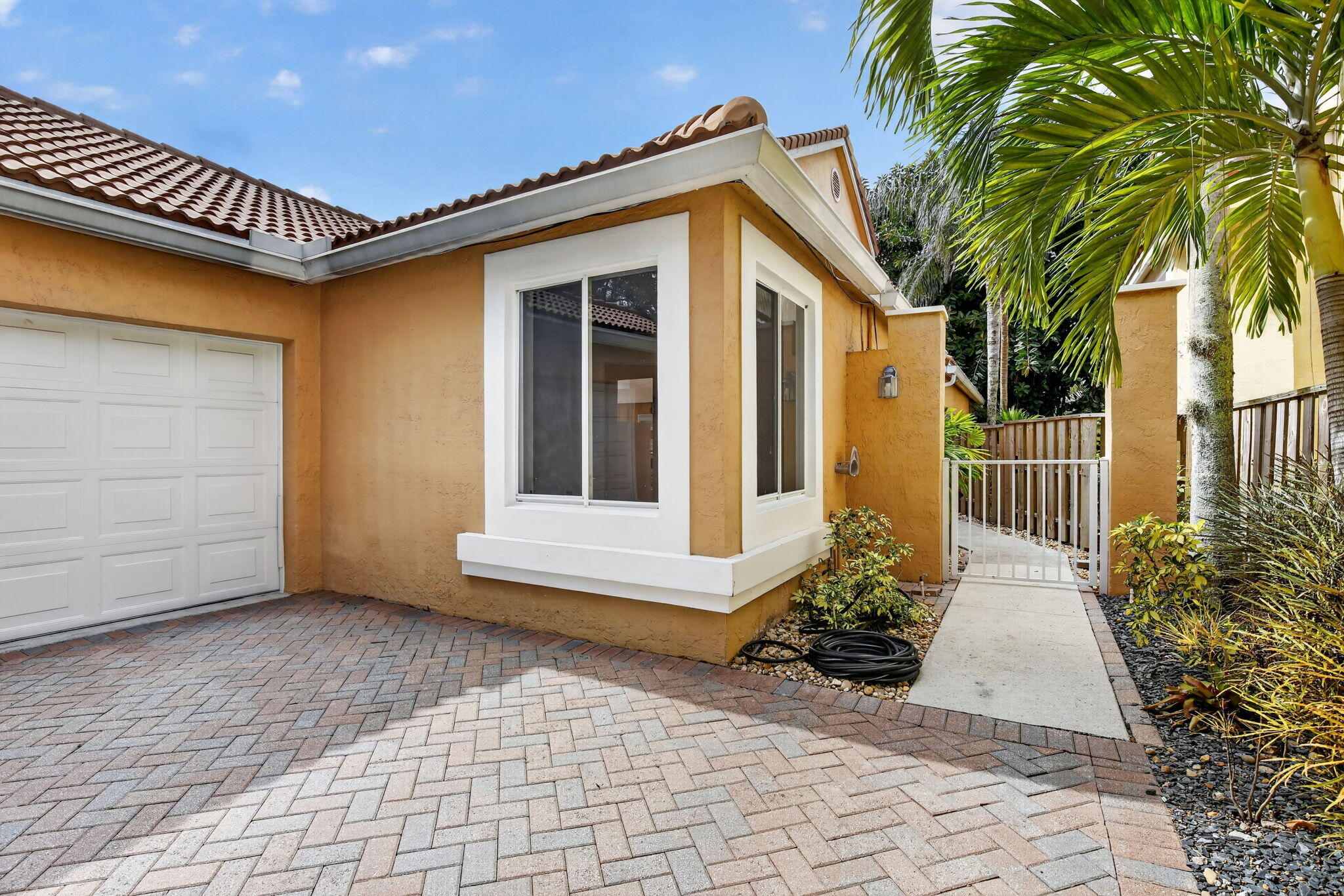 10124 Nw 4th Street Property Photo 4