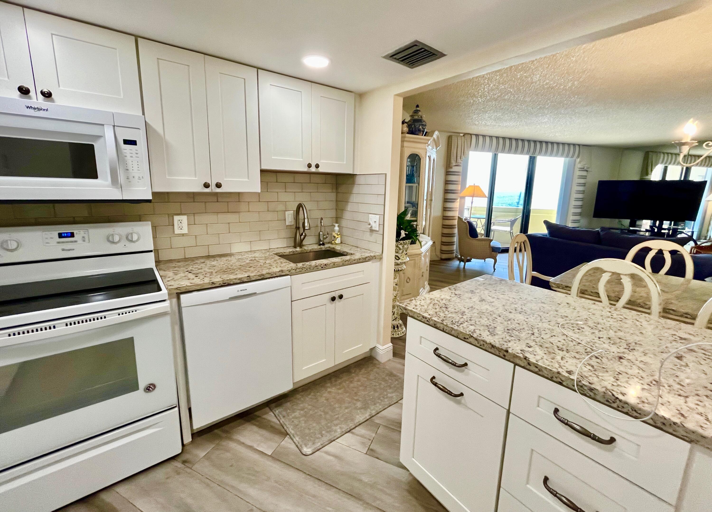 2800 N Ocean Drive A-16d Property Photo 15