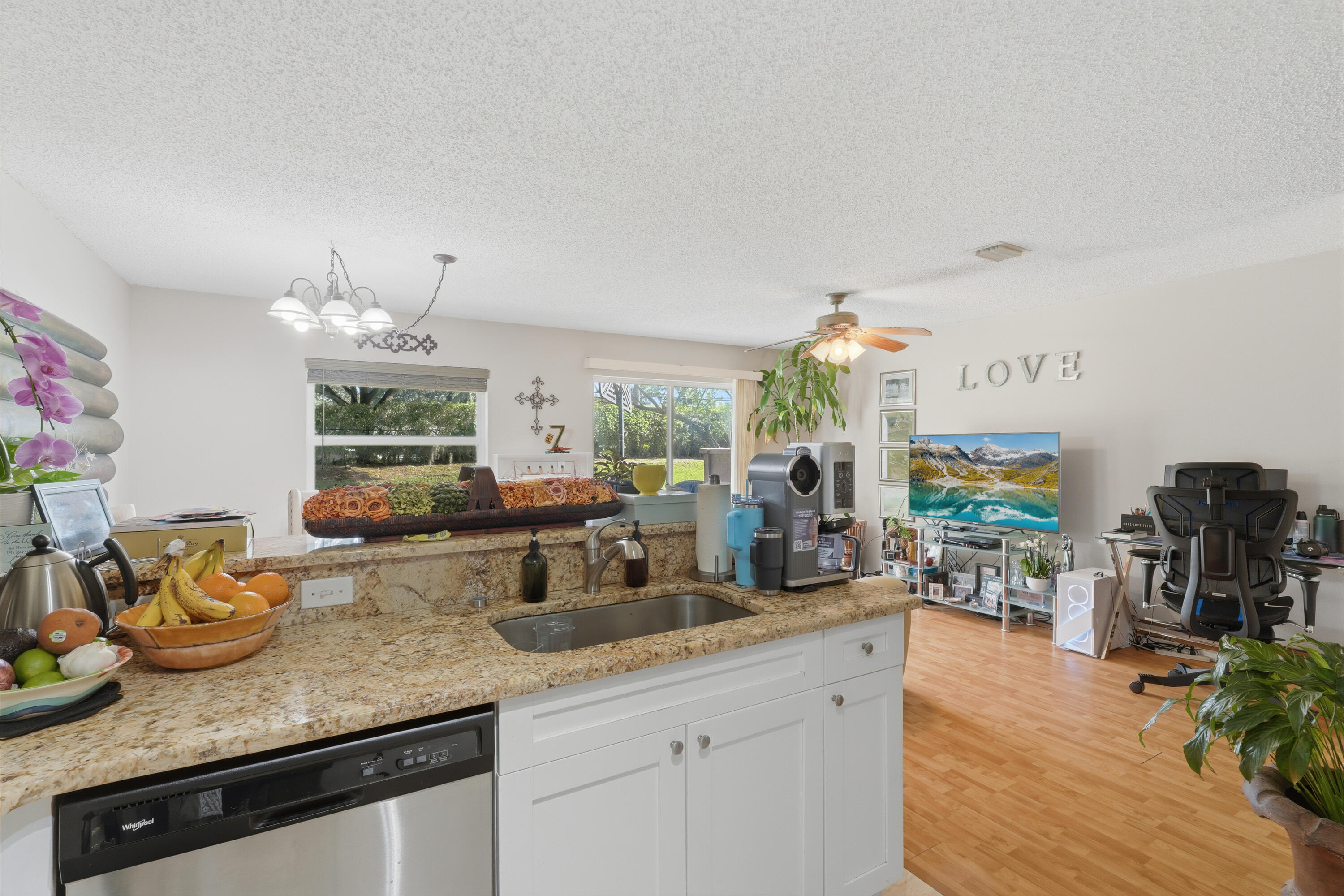 6929 Willow Creek Run Property Photo 4