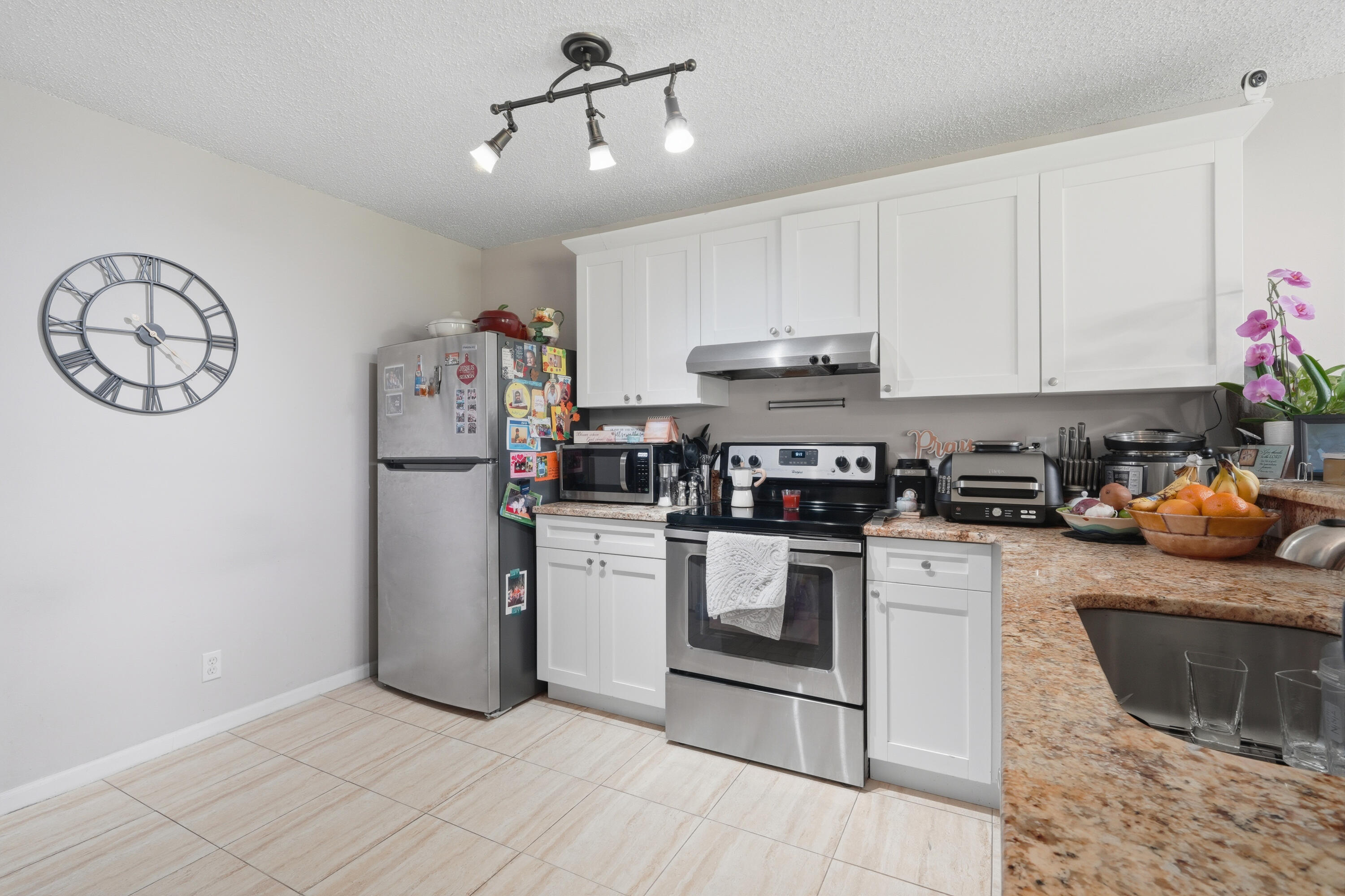6929 Willow Creek Run Property Photo 6